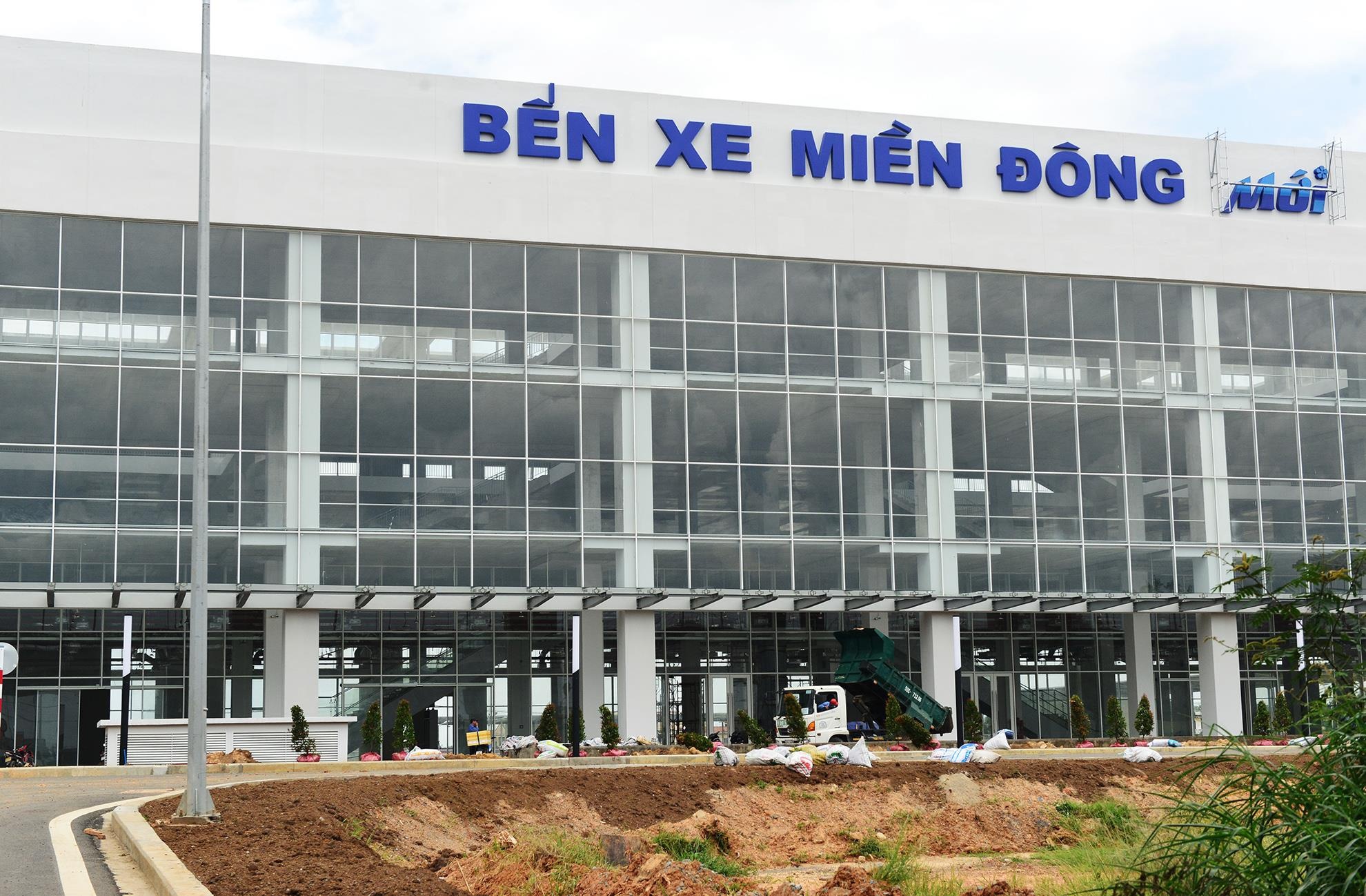 Ben xe Mien Dong moi hoat dong giua thang 8 hinh anh