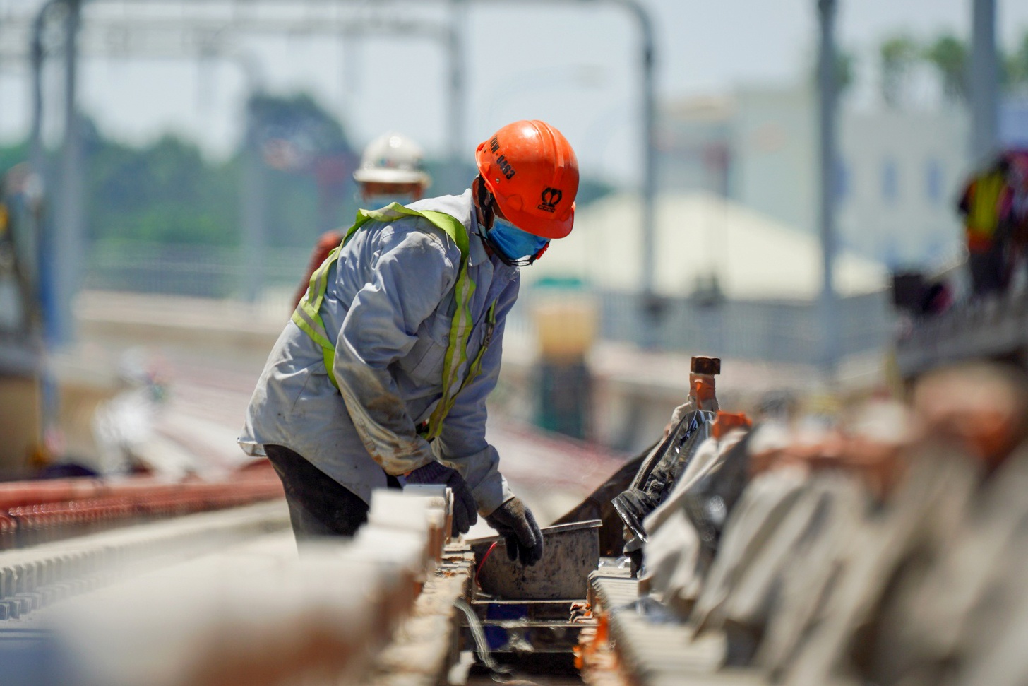 Metro so 1 hoan thanh 76% hinh anh