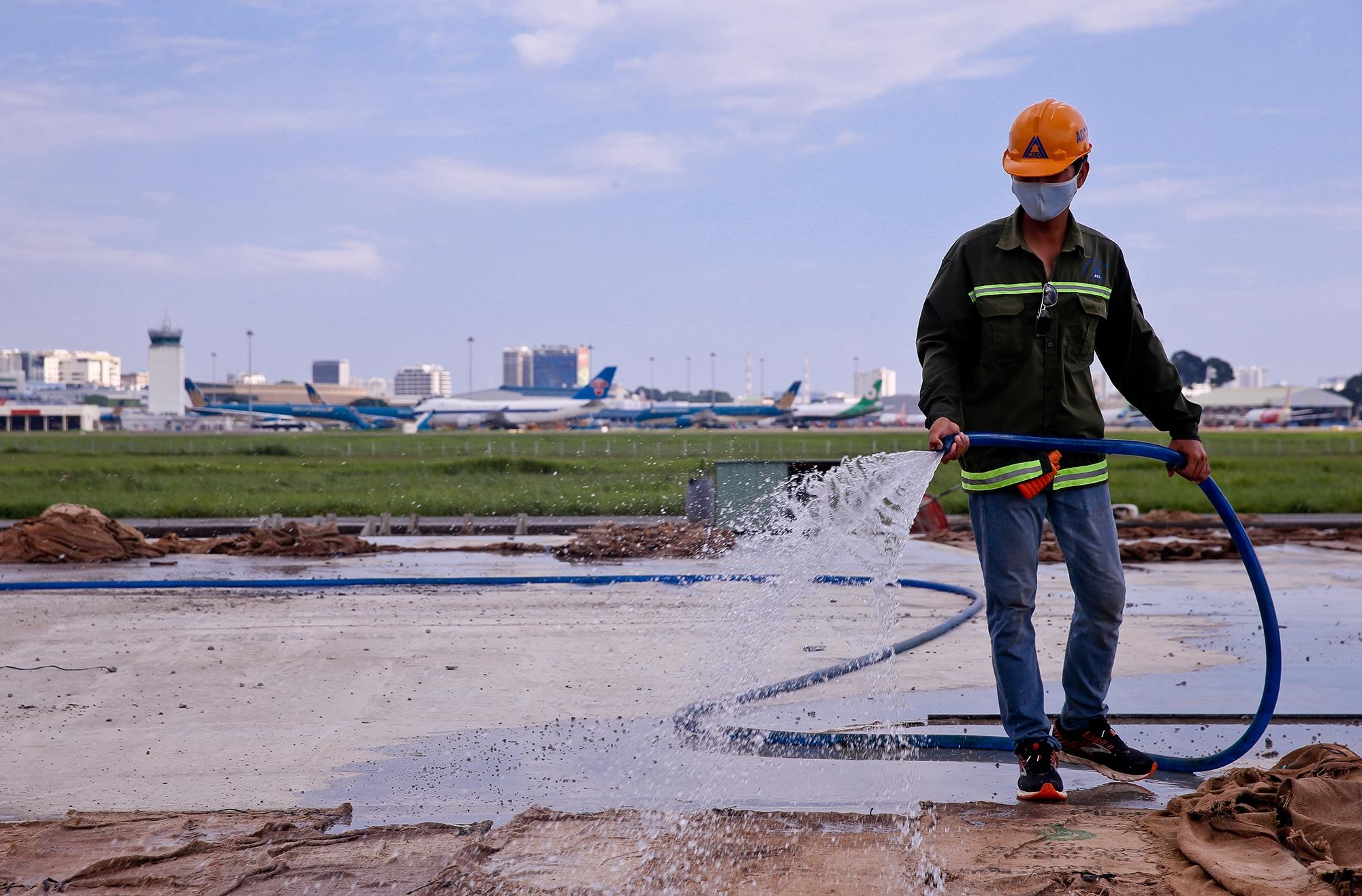 san bay Tan Son Nhat anh 7