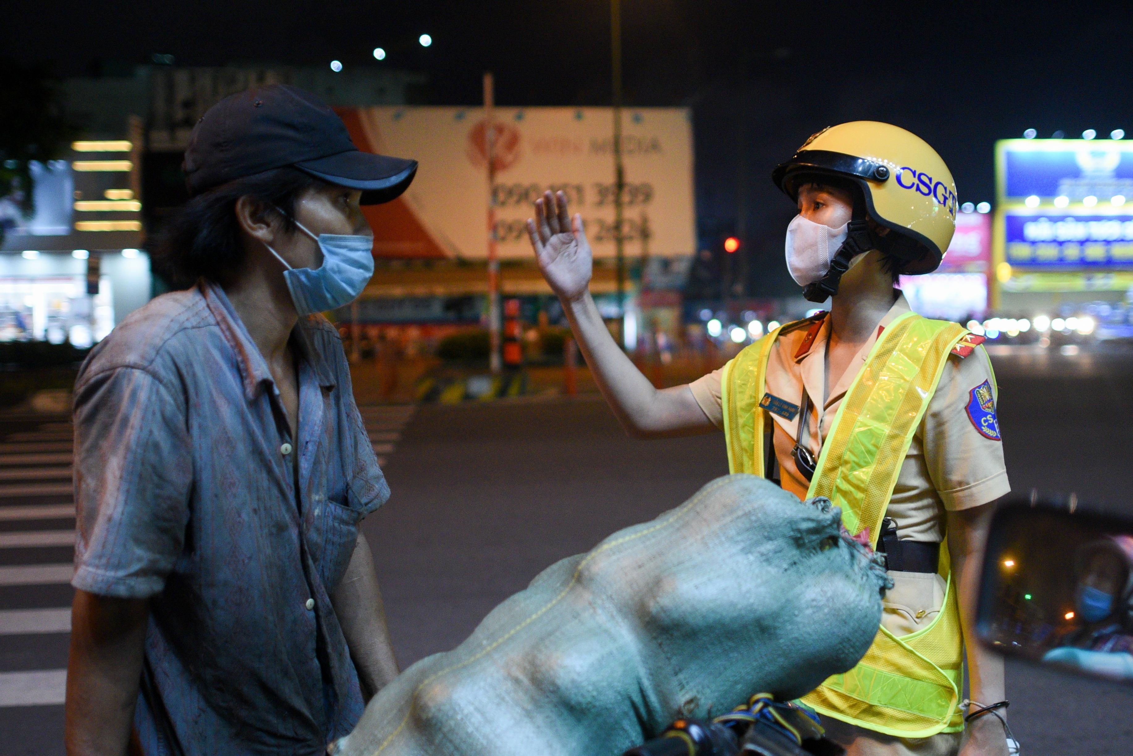 nu CSGT TP.HCM anh 7