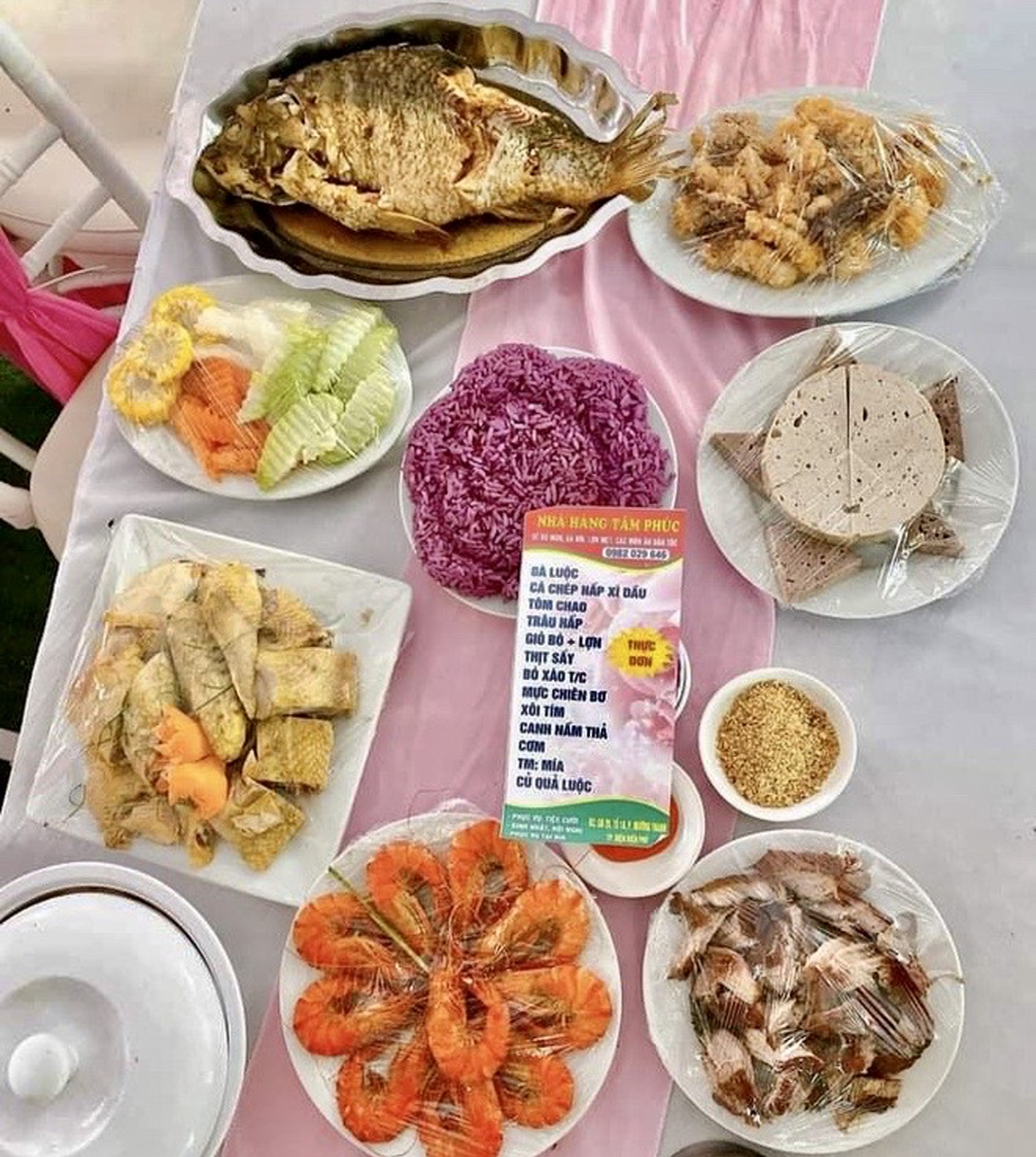 Nha hang bi 'bung' 350 mam co co kien duoc khach? hinh anh