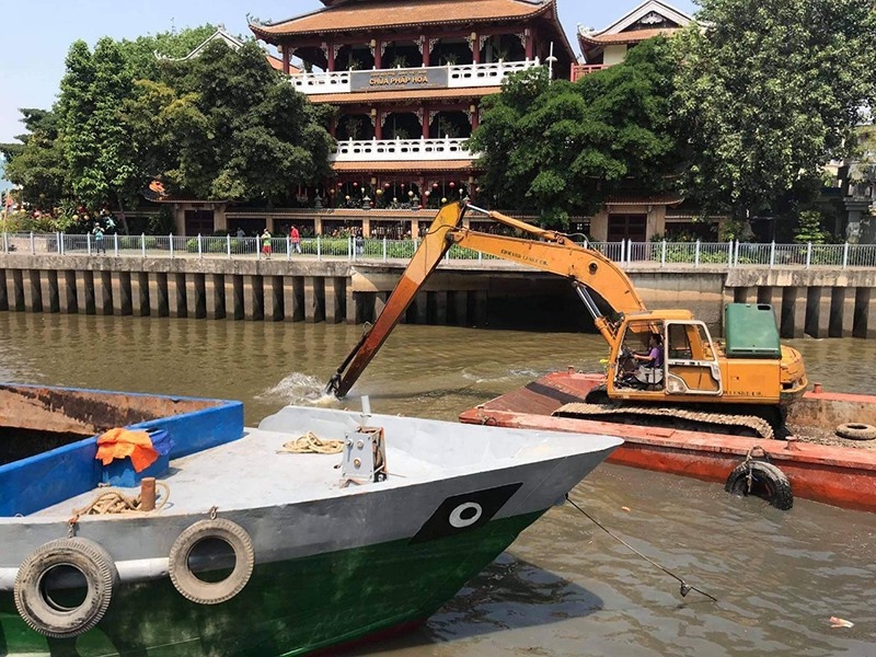 Nao vet doan cuoi cung kenh Nhieu Loc - Thi Nghe hinh anh