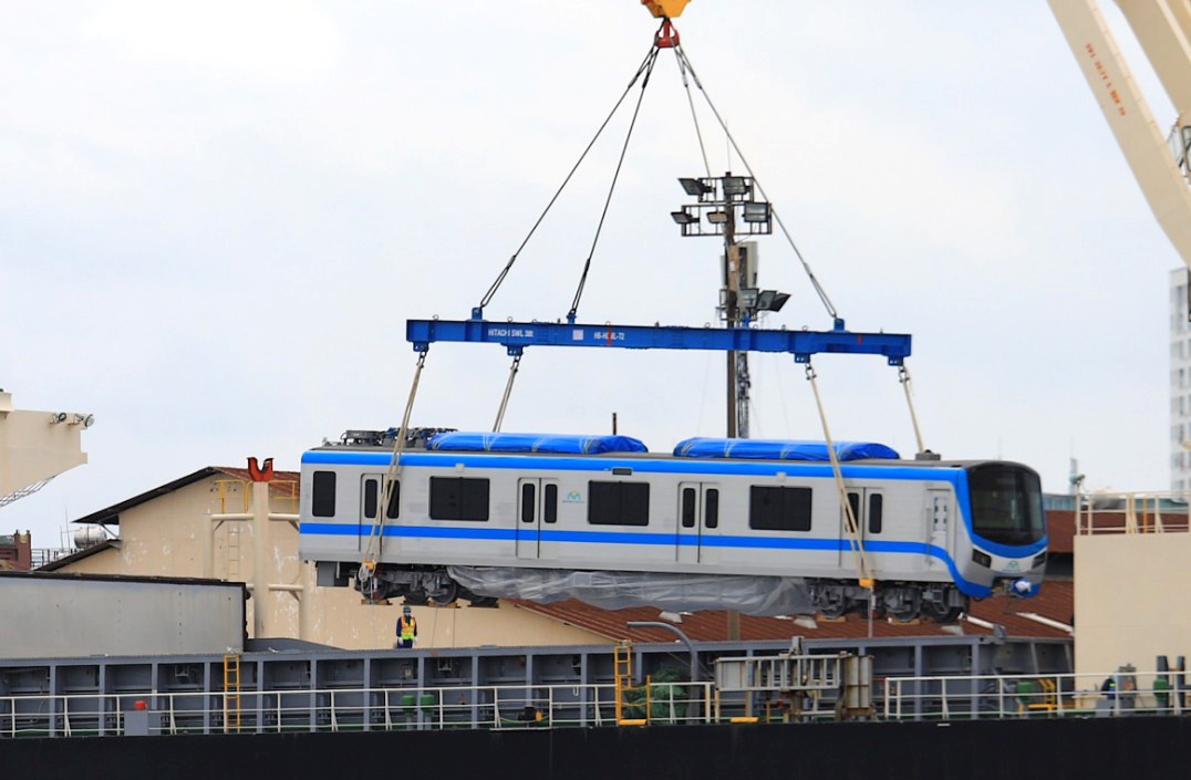 Tau metro cap Cang Khanh Hoi anh 2