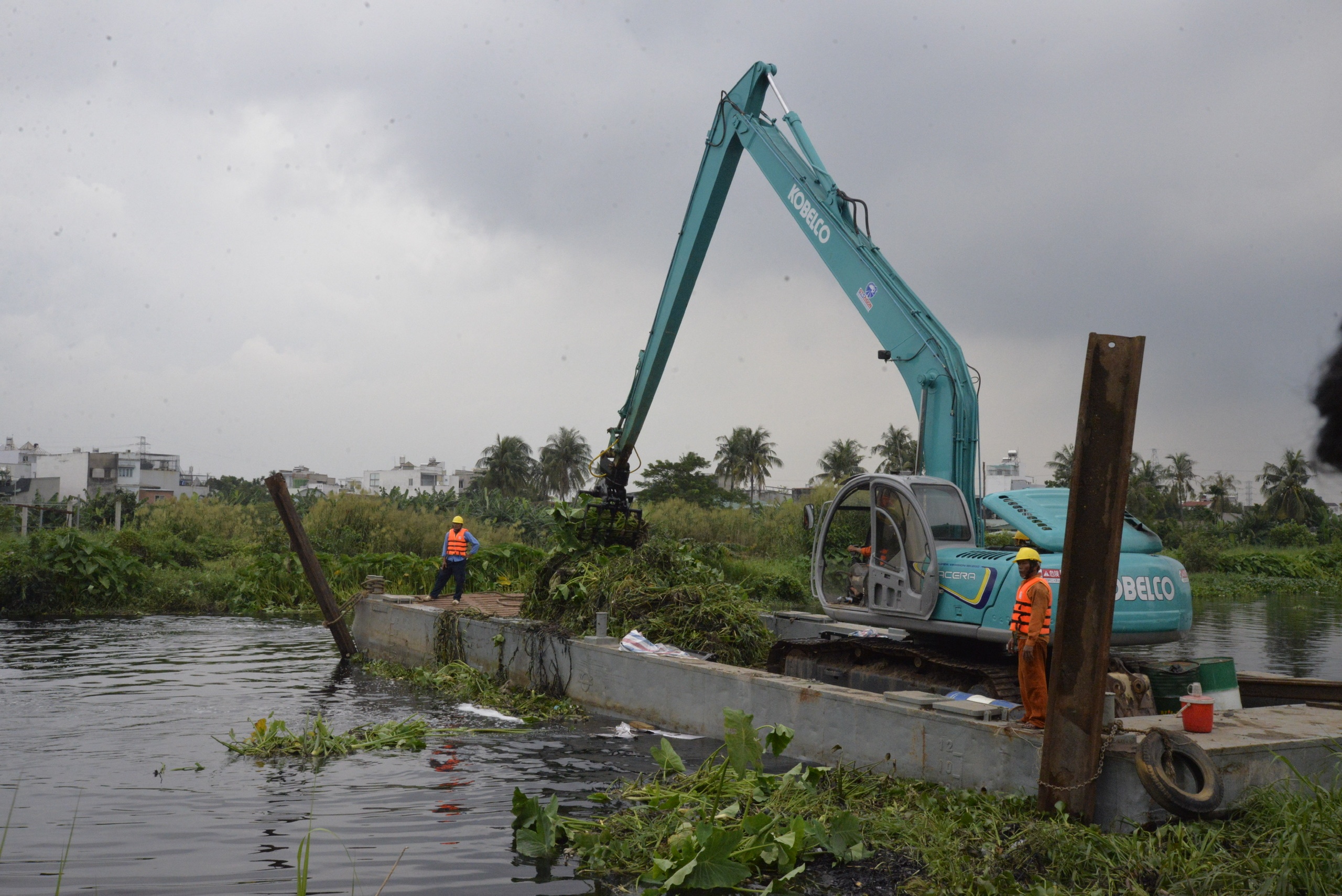 vot rac bang thiet bi hien dai anh 1