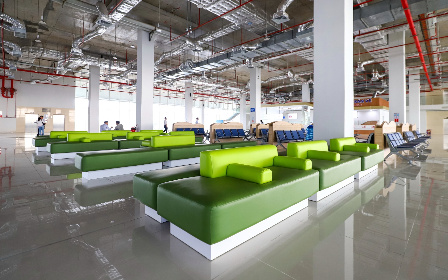 Ben xe Mien Dong moi hoat dong anh 2