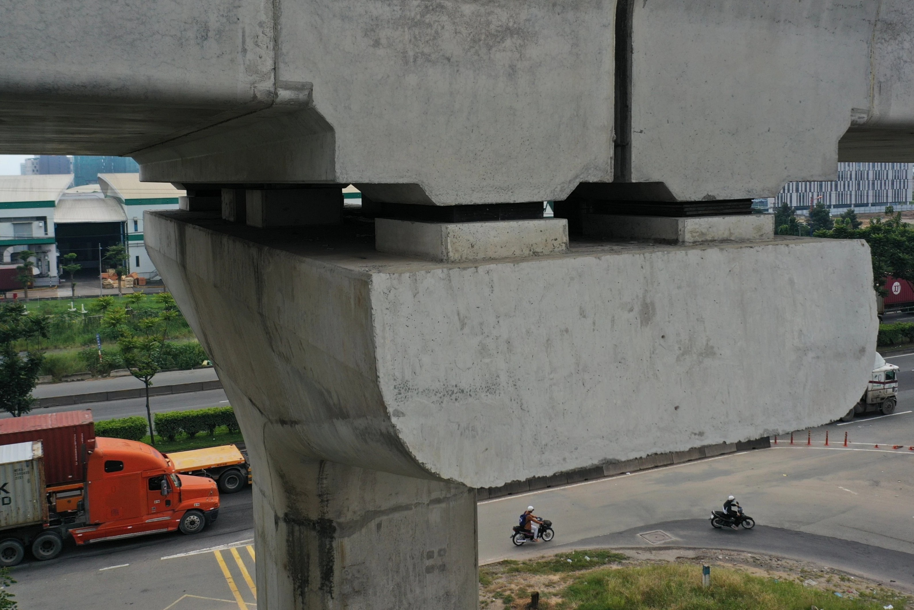 Hon 30 vi tri goi dam tuyen metro so 1 phai gia co hinh anh