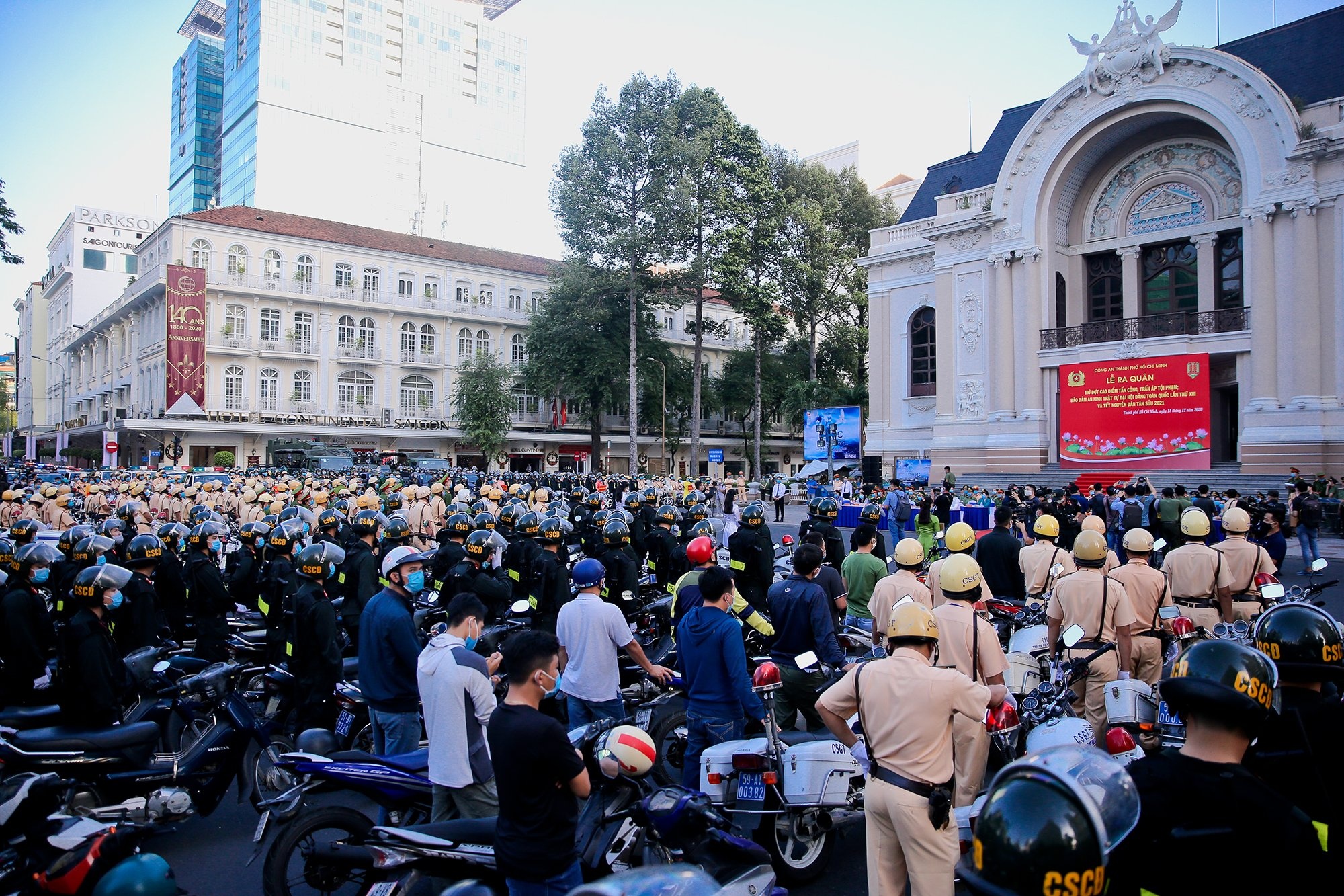 Cong an TP.HCM tran ap toi pham anh 1