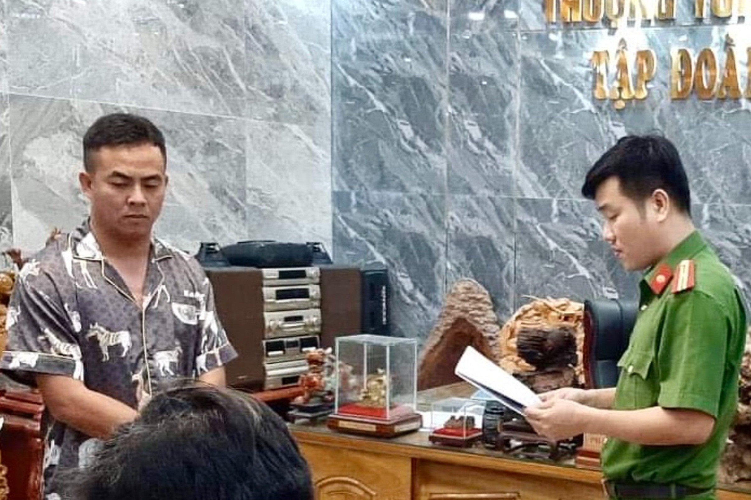 Giam doc cong ty Tin Rin bi bat hinh anh