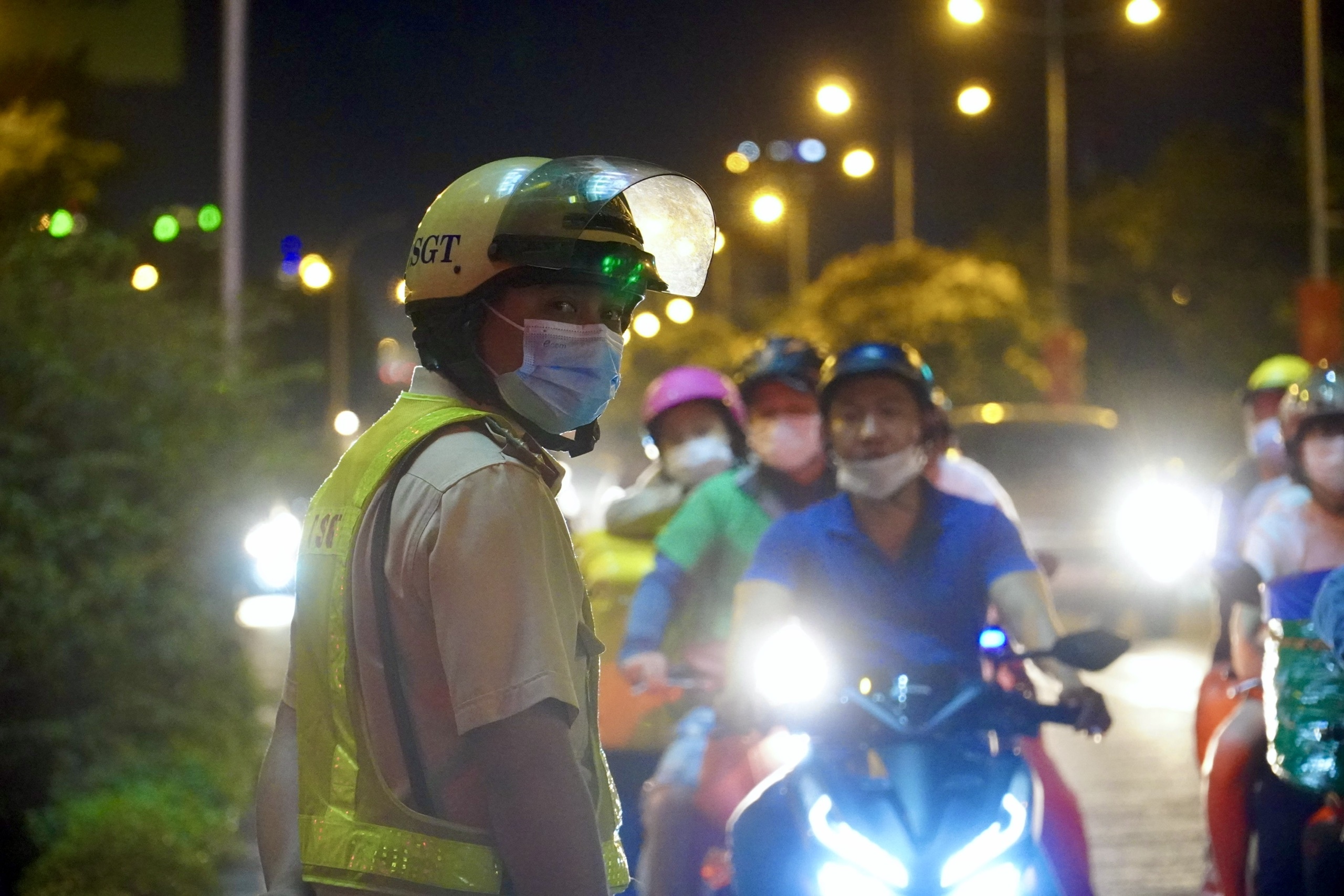 Vu to CSGT Tan Son Nhat voi tien: Thanh tra Bo Cong an vao cuoc hinh anh