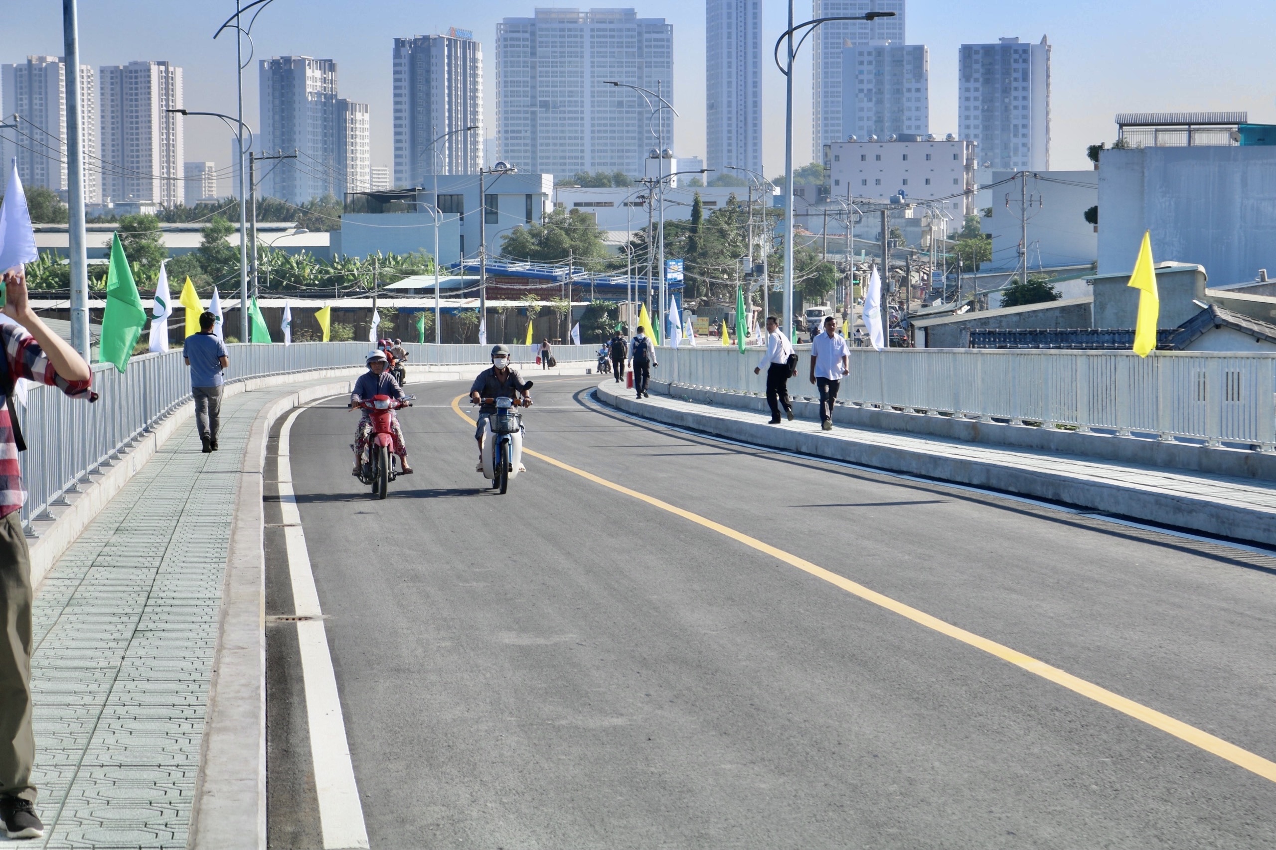 thong xe cau Phuoc Loc, anh 2