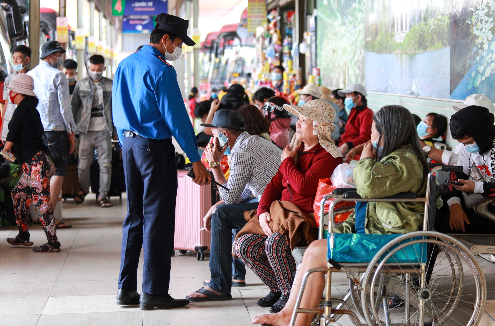 khach o at tra ve anh 9