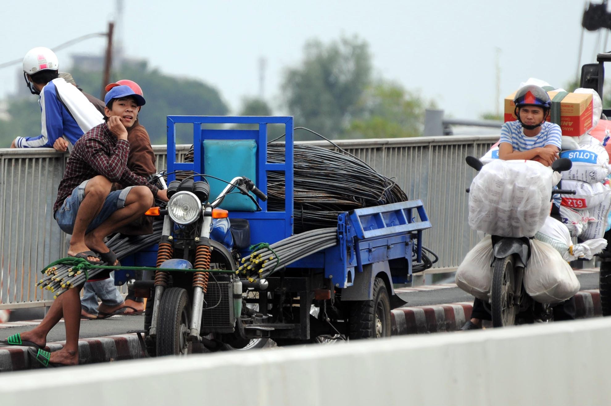 cam vinh vien xe ba banh o TP.HCM anh 2