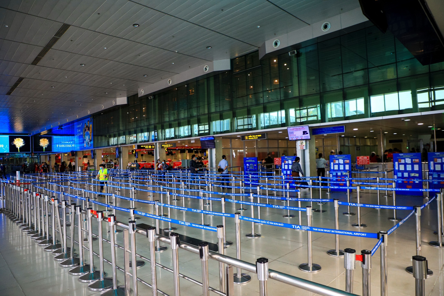 Chinh phu chi dao giao mat bang xay nha ga moi cho Tan Son Nhat hinh anh