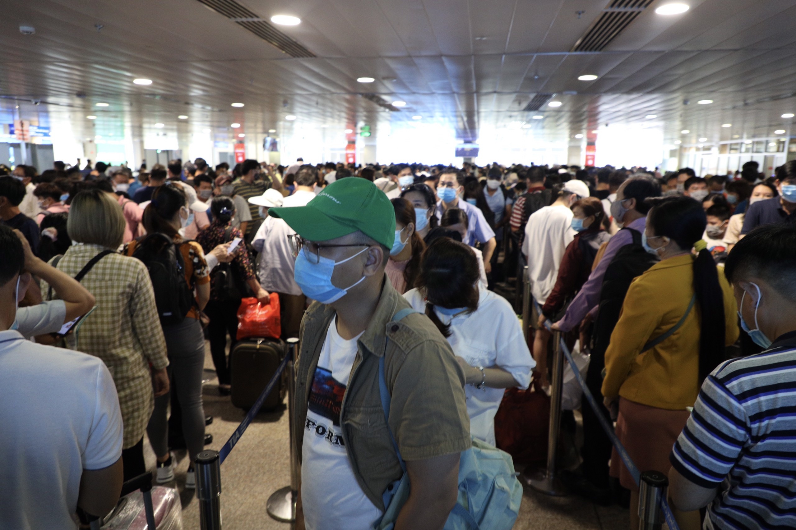 un tac san bay Tan Son Nhat anh 4