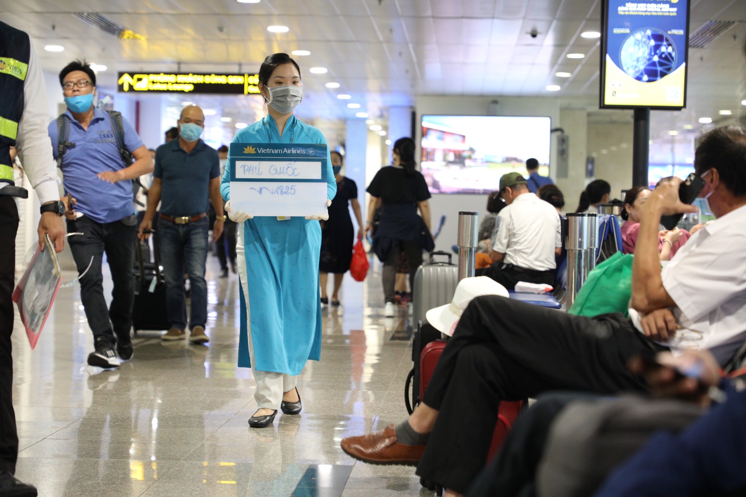 un u san bay Tan Son Nhat anh 4