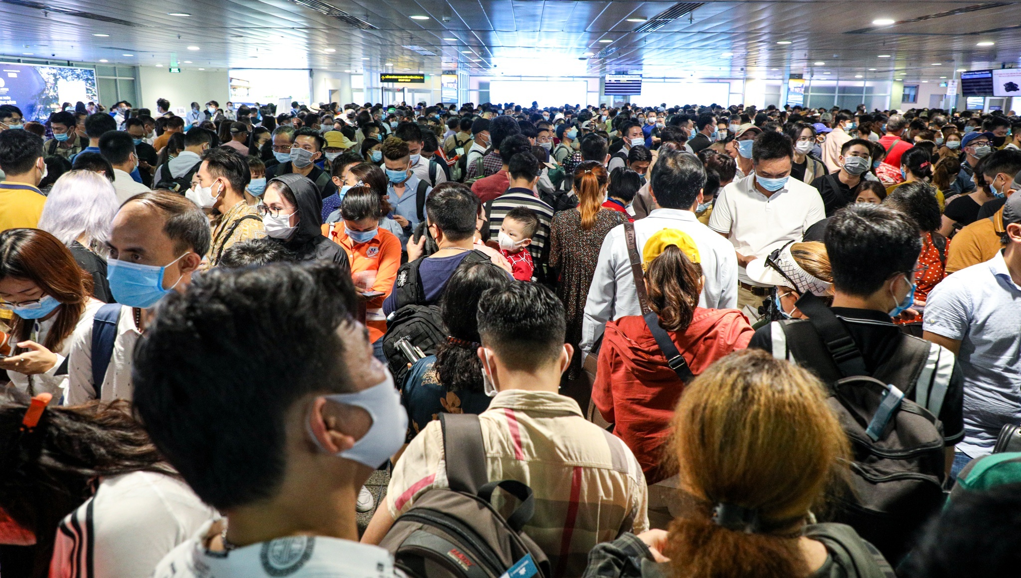 un u san bay Tan Son Nhat anh 1