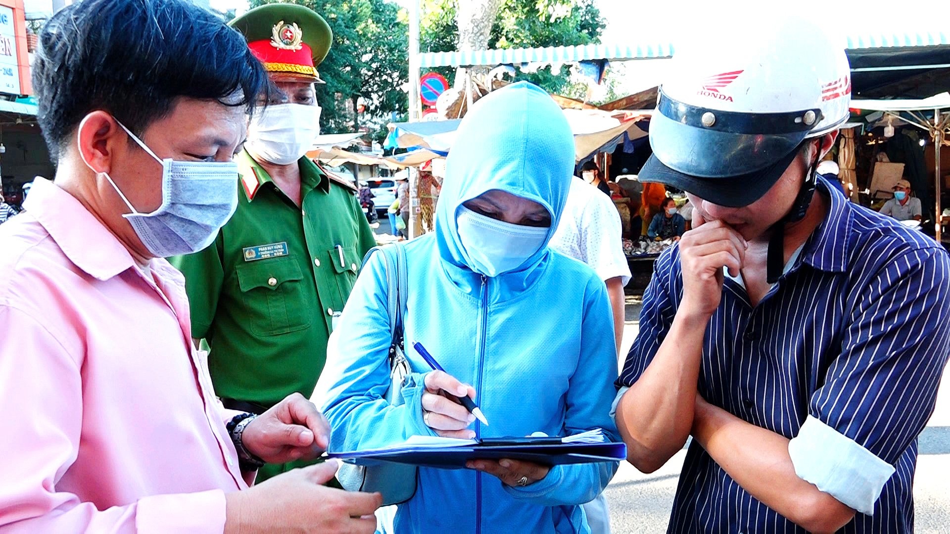 Phat 29 nguoi khong deo khau trang o Ba Ria - Vung Tau hinh anh