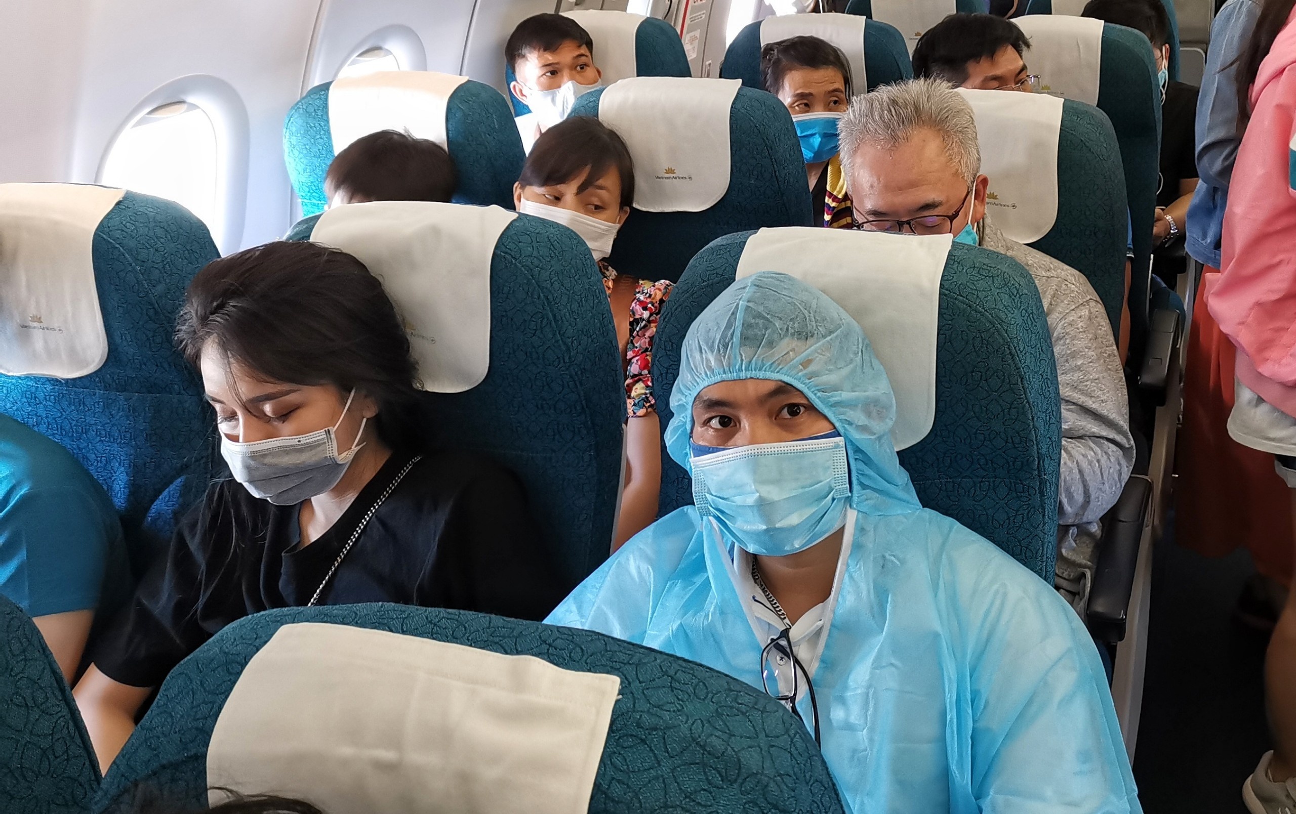 san bay Tan Son Nhat giam chuyen bay anh 1