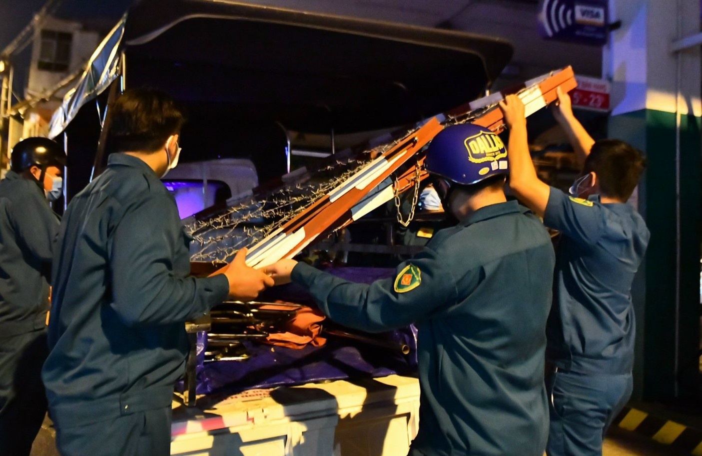 TP.HCM phong toa cong ty bat dong san o quan 7 hinh anh