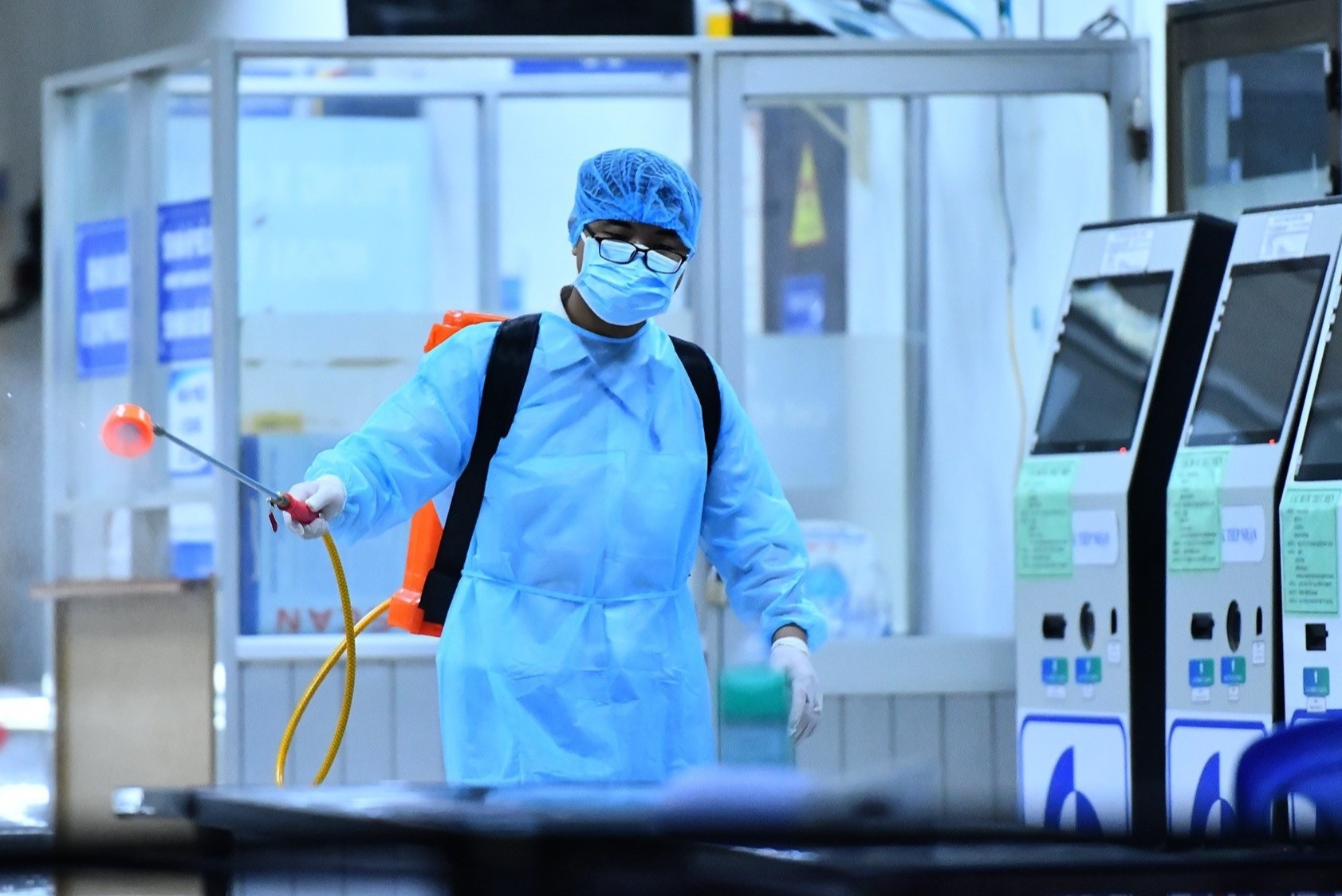 Benh vien quan Go Vap phong toa tam thoi khu phong kham ngoai tru hinh anh