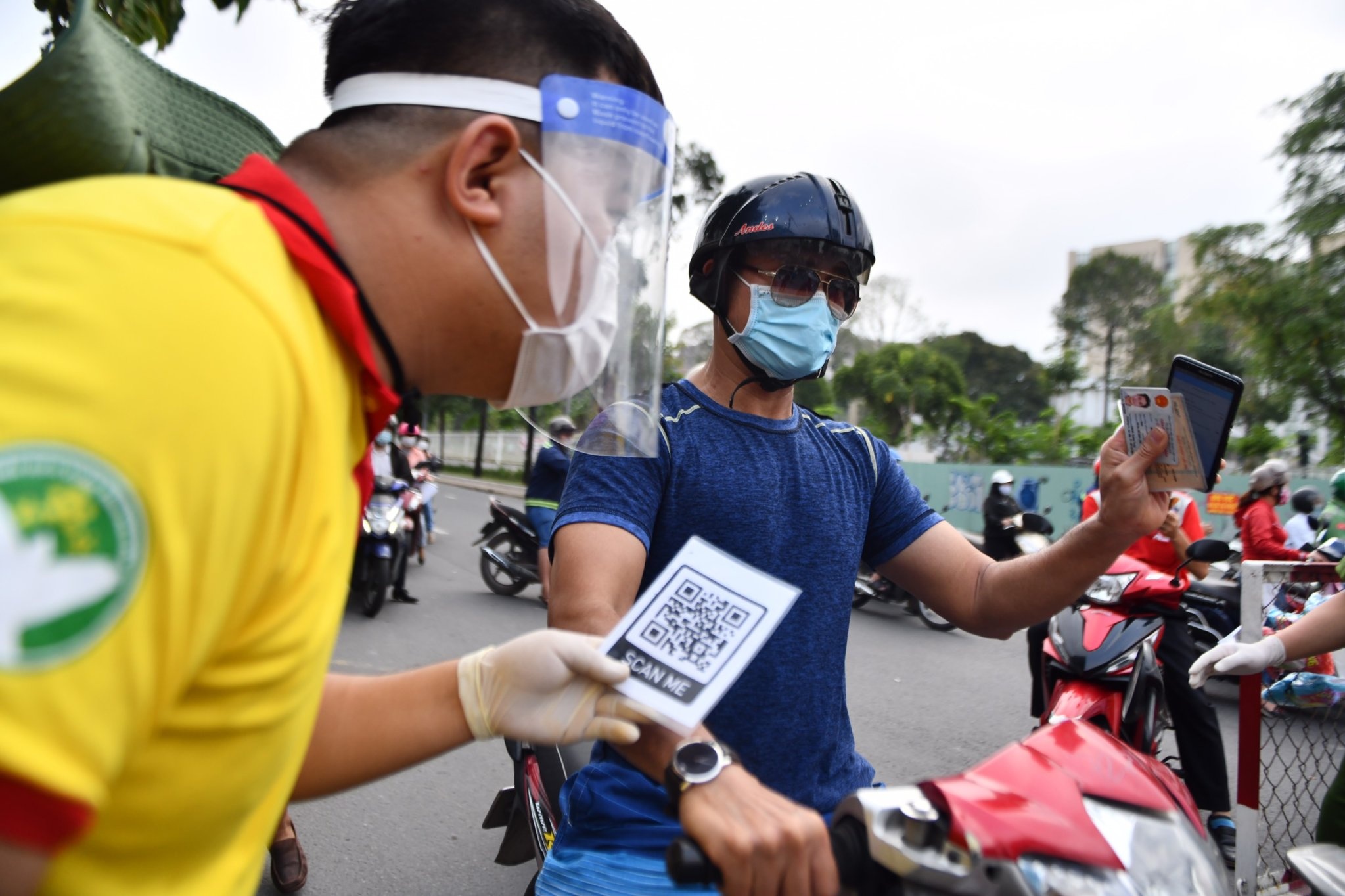 Go Vap phat hien 3.464 nguoi co nguy co nhiem nCoV nho khai bao y te hinh anh