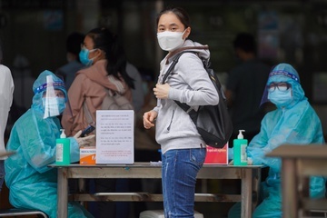 TP.HCM tim nguoi tung den 2 vua gao o Cau Ong Lanh hinh anh