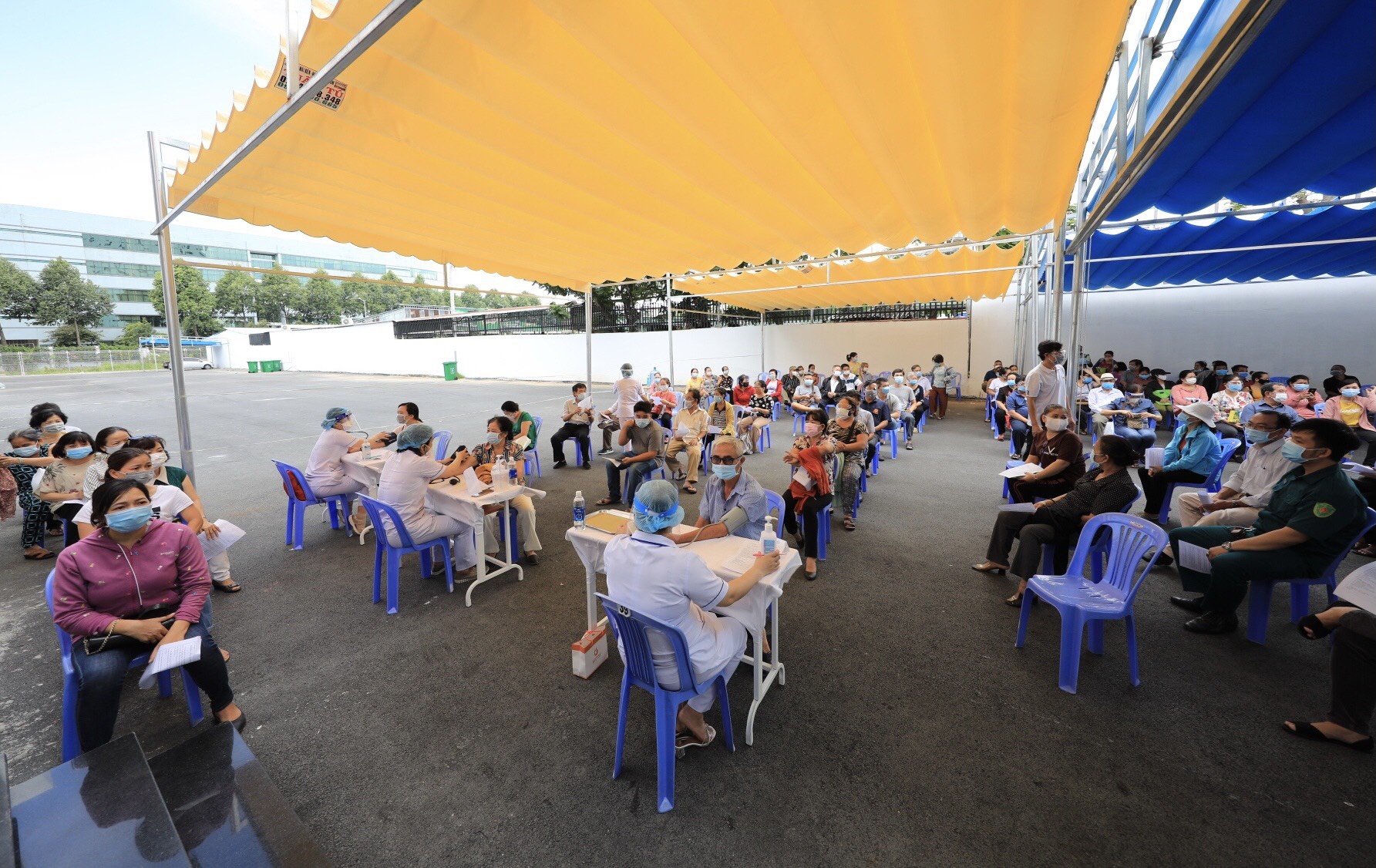 tim nguoi tung mua sam tai Co.op Food Phu Huu anh 1