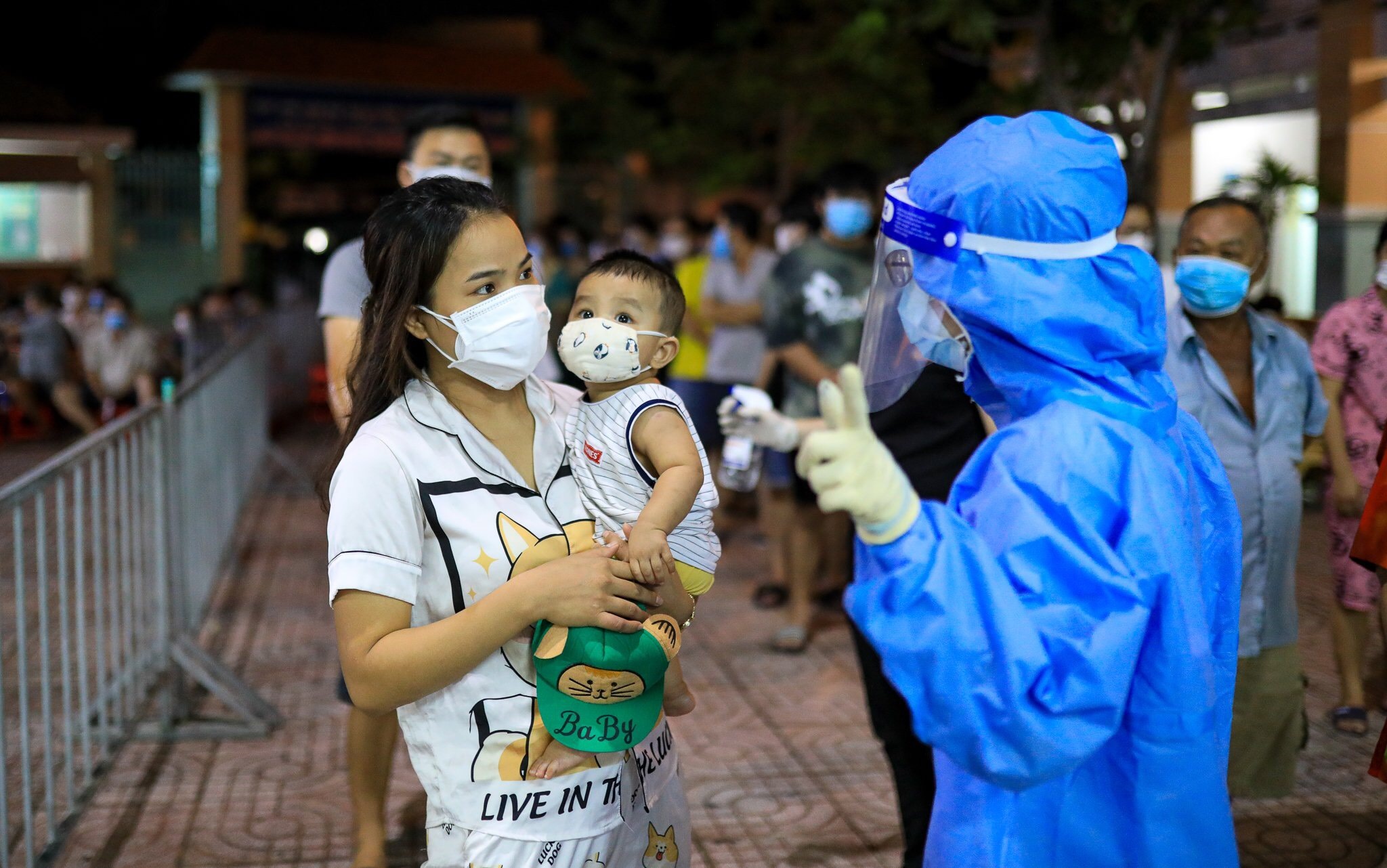 lay mau o Binh Tan anh 2