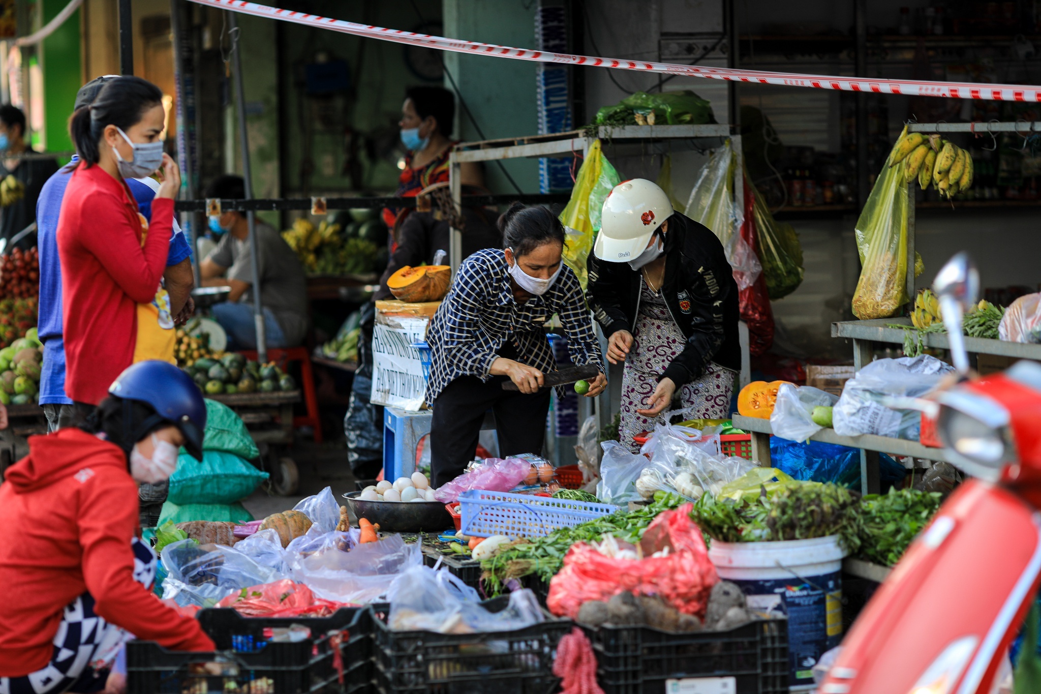 cho Tang Nhon Phu bi phong toa, anh 1