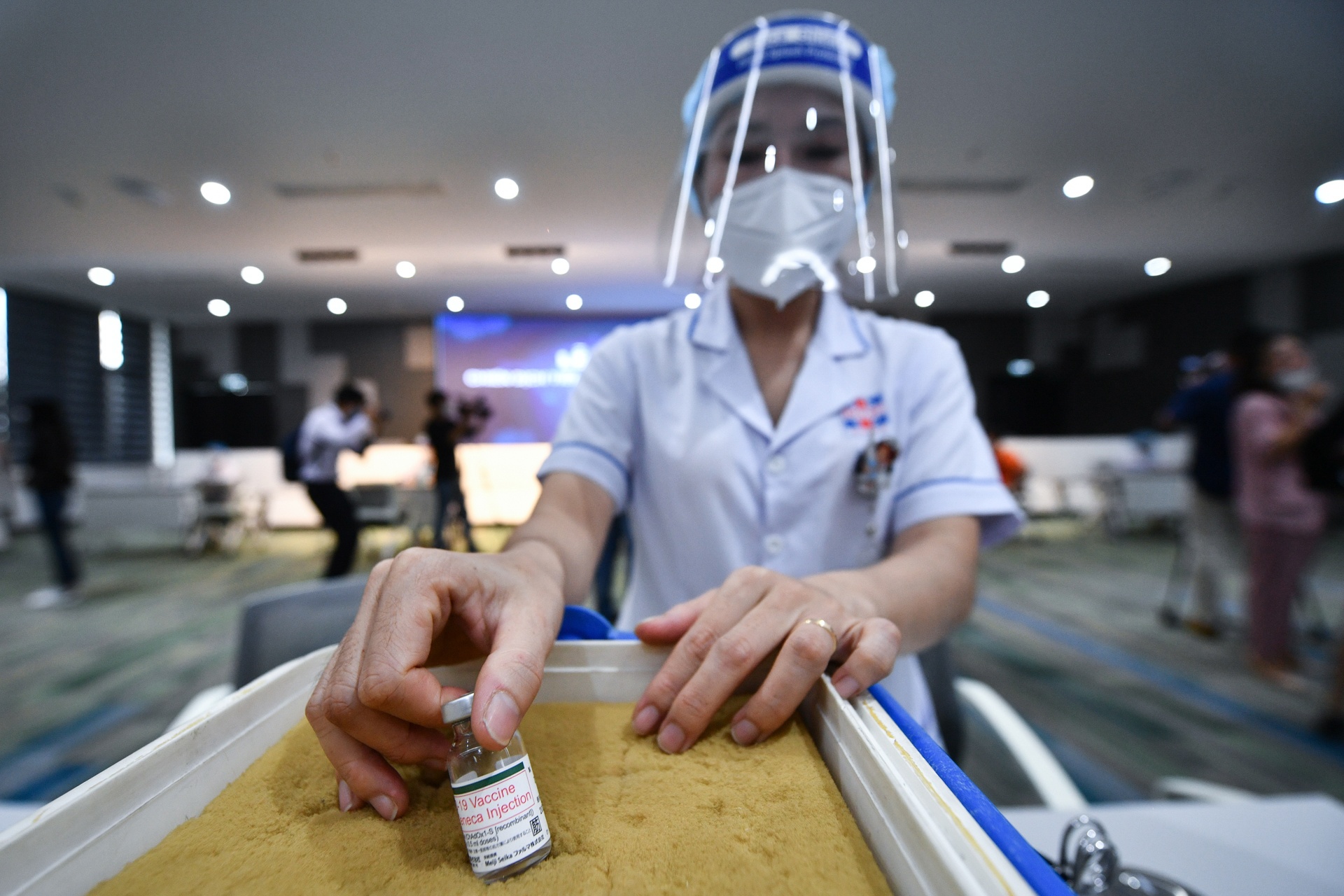 8-10 trieu lieu vaccine du kien ve Viet Nam trong thang nay hinh anh