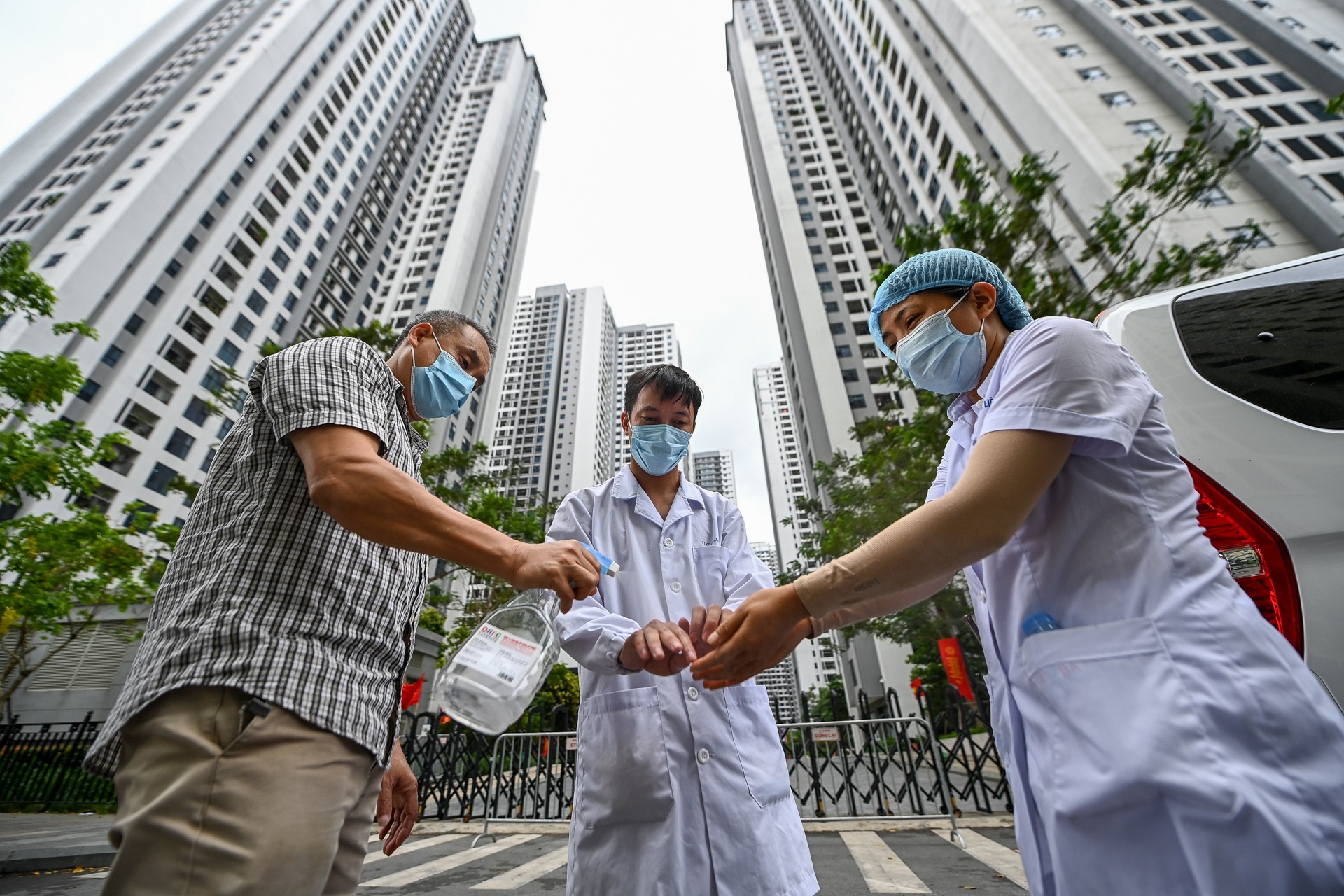 Quan 8 phong toa mot thap chung cu City Gate hinh anh