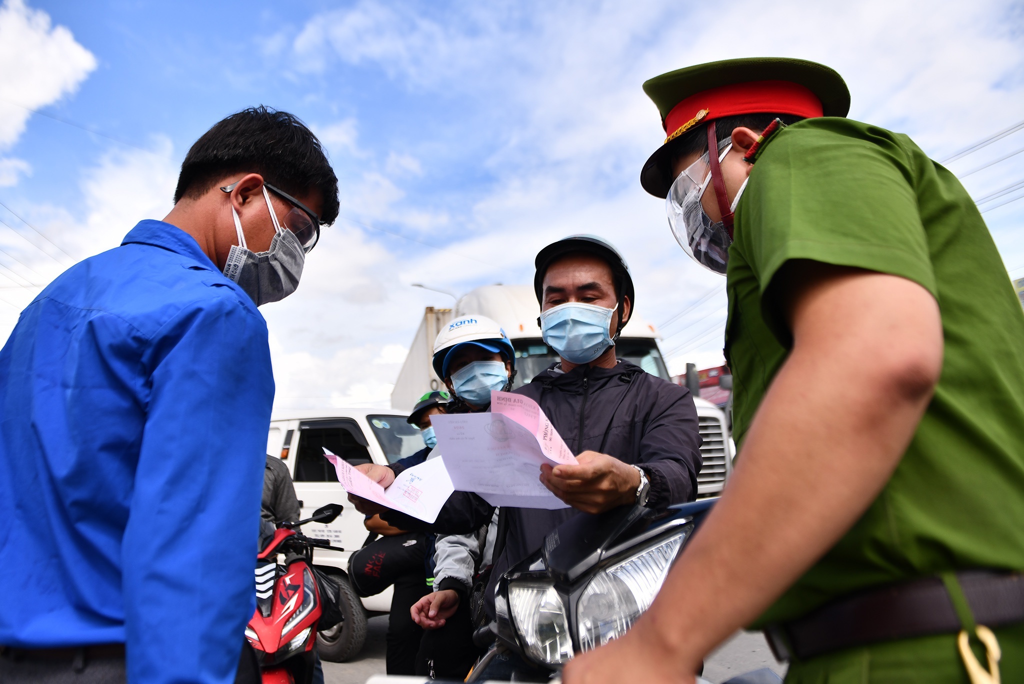 Xe qua canh TP.HCM tu 9/7 di duong nao? hinh anh