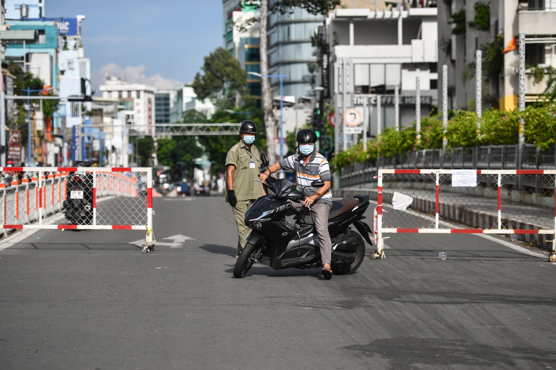 phat 100 trieu dong ngay dau ap dung Chi thi 16 anh 1