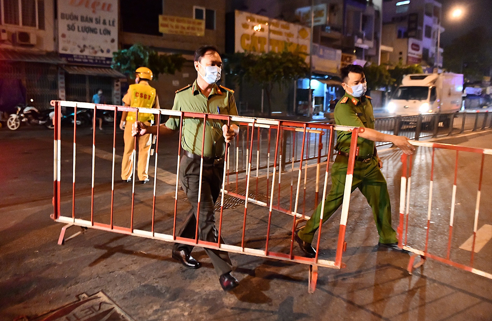 TP.HCM tao 'luong xanh' cho xe van tai hang hoa nhu the nao? hinh anh