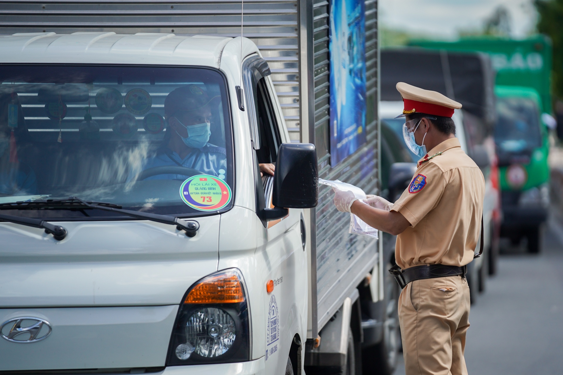 Han che cong nhan di lai anh 1