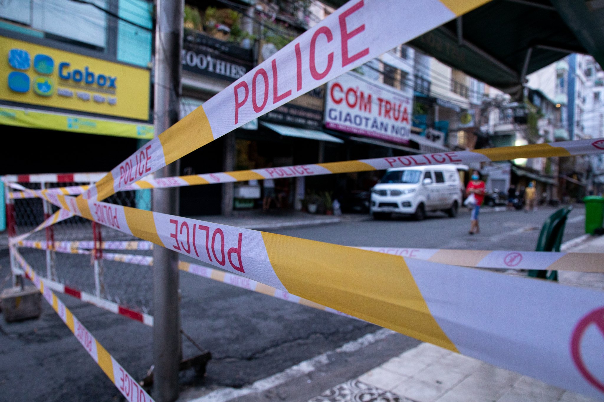 Nguoi dan TP.HCM can lam gi khi 1 tuan chi ra khoi nha 2 lan? anh 3