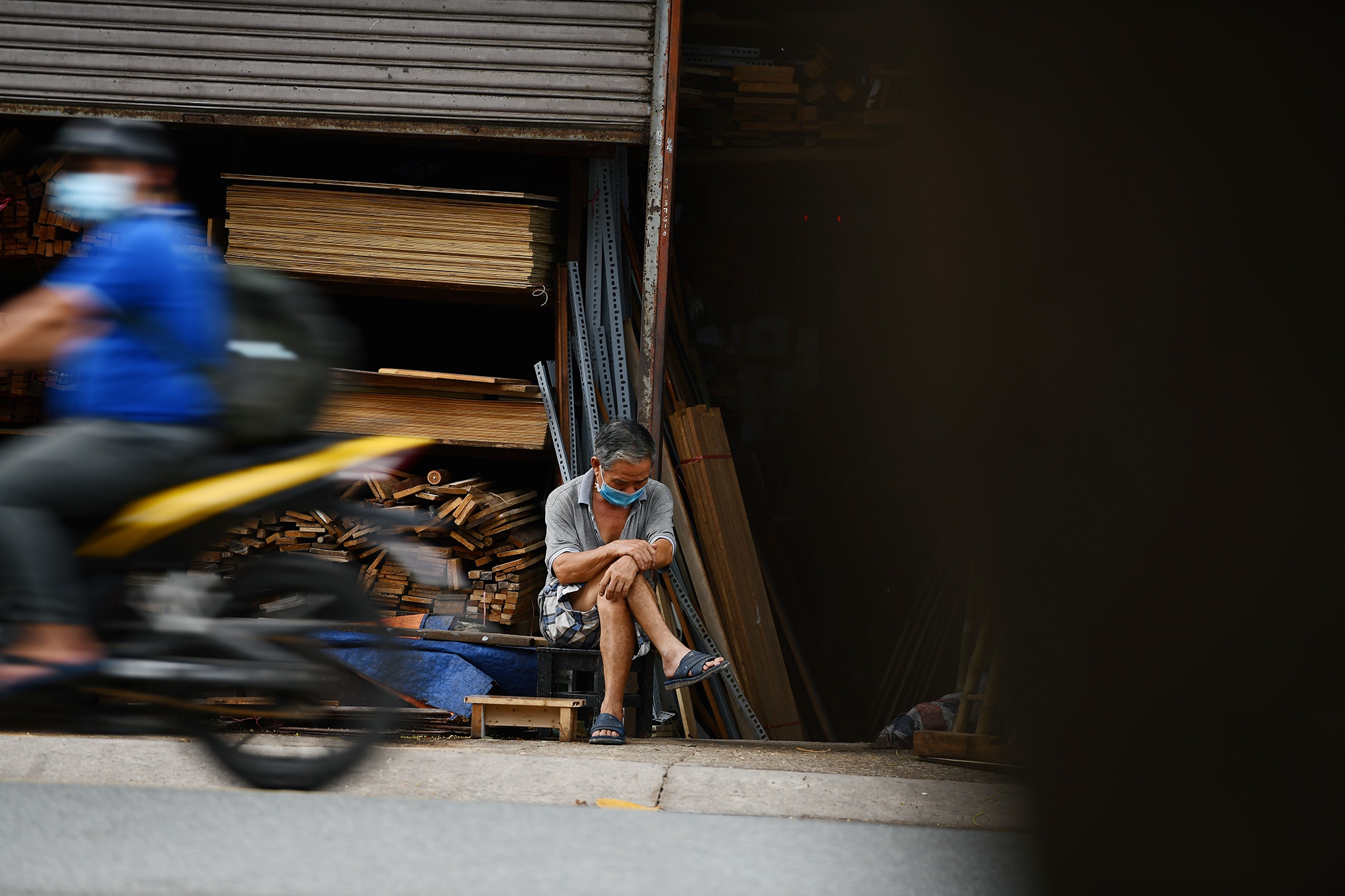 Vi sao tien chua den tay nhieu nguoi kho khan o TP.HCM? anh 2