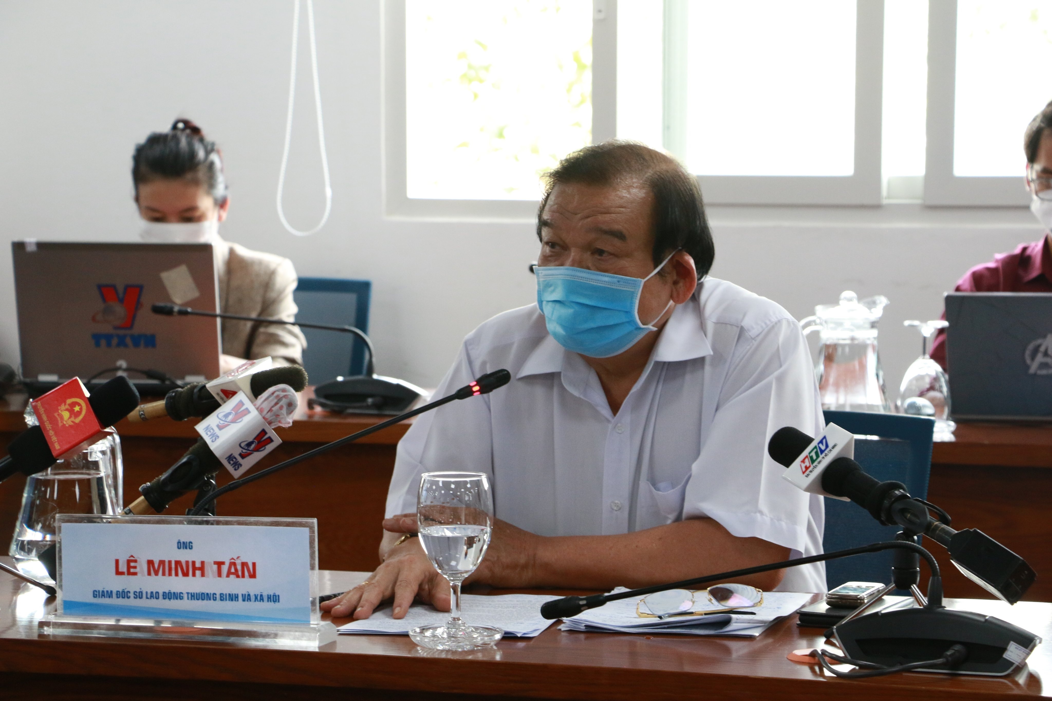 Vi sao tien chua den tay nhieu nguoi kho khan o TP.HCM? anh 3
