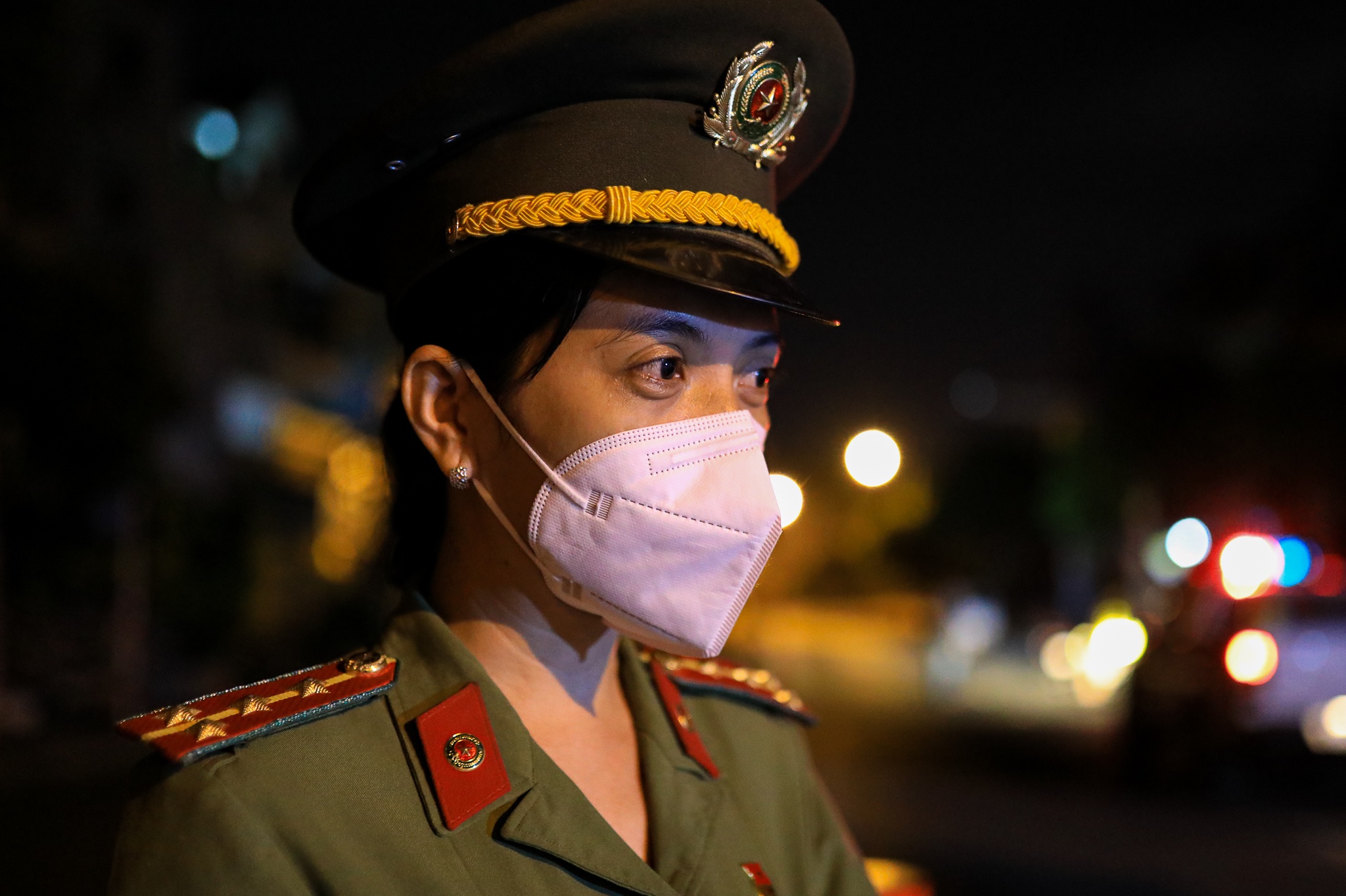 4 thang chua hen ngay ve cua nguoi linh chong dich tuyen dau TP.HCM anh 3