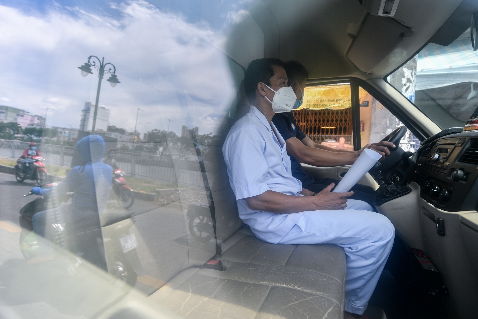 150 oto mien phi cho luc luong phong chong dich o TP.HCM hinh anh