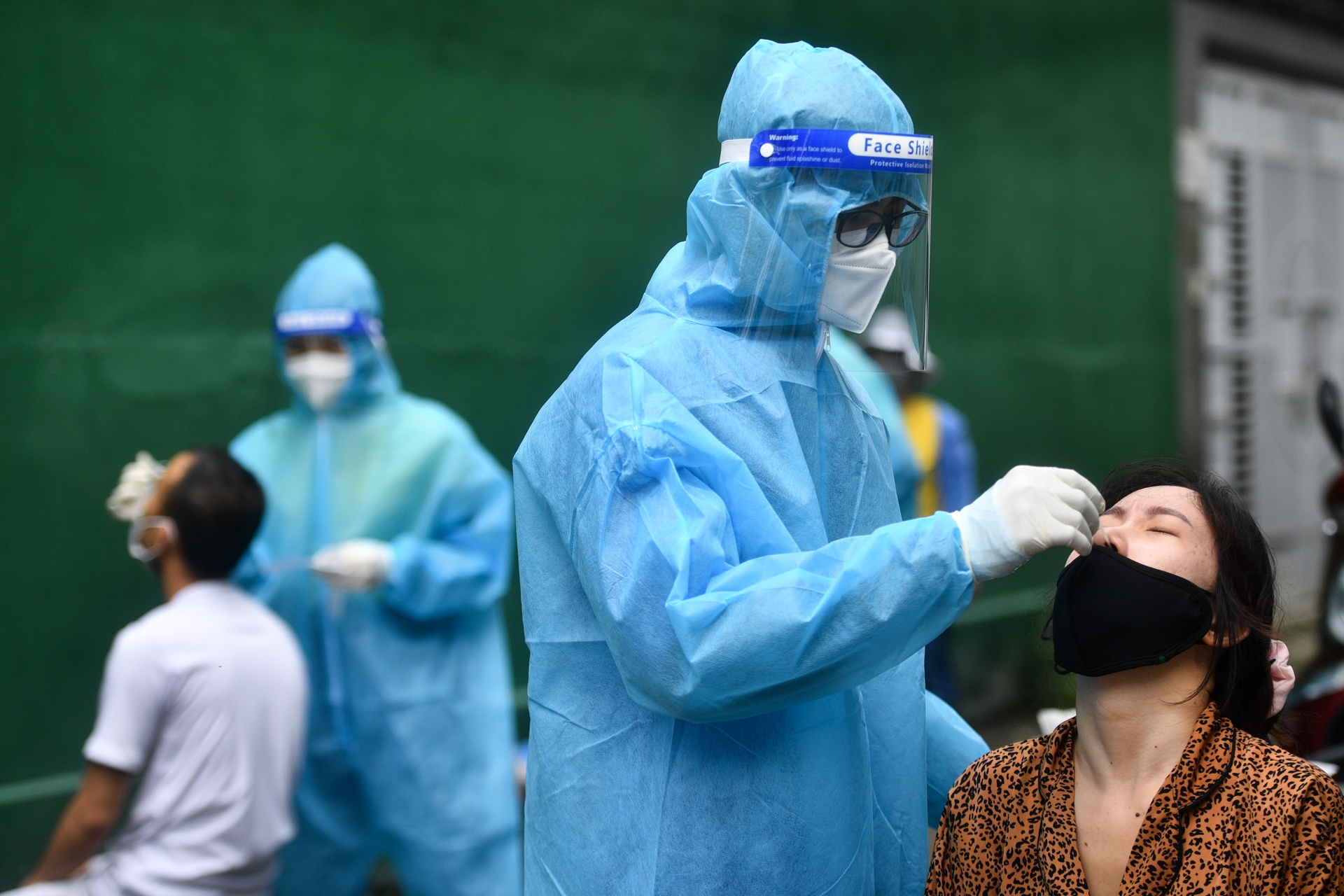 34 phuong o TP Thu Duc ngung tiem vaccine,  'than toc' xet nghiem anh 5