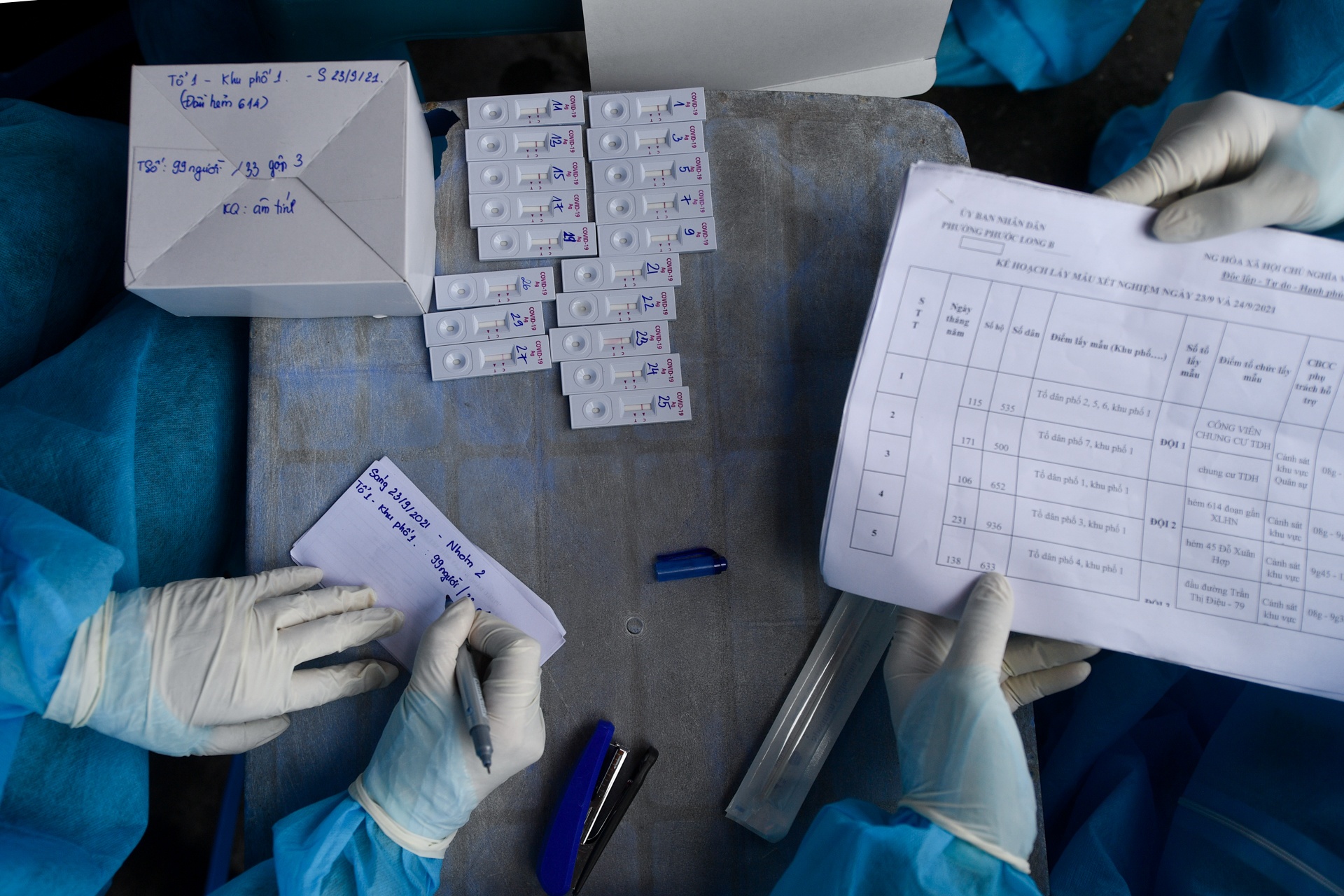 34 phuong o TP Thu Duc ngung tiem vaccine,  'than toc' xet nghiem anh 3