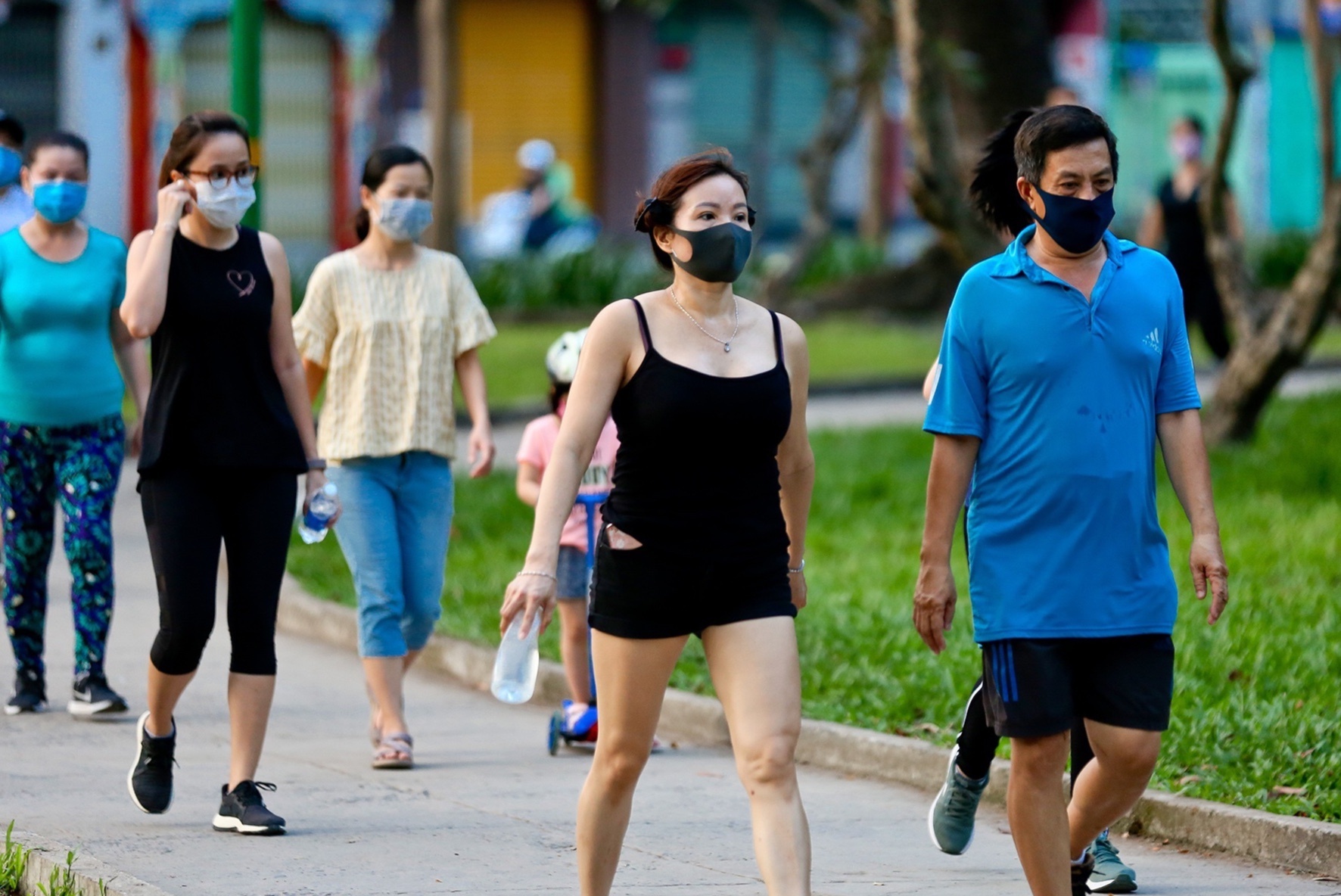 Quan 7 thi diem cho nguoi dan tap the duc ngoai troi anh 1