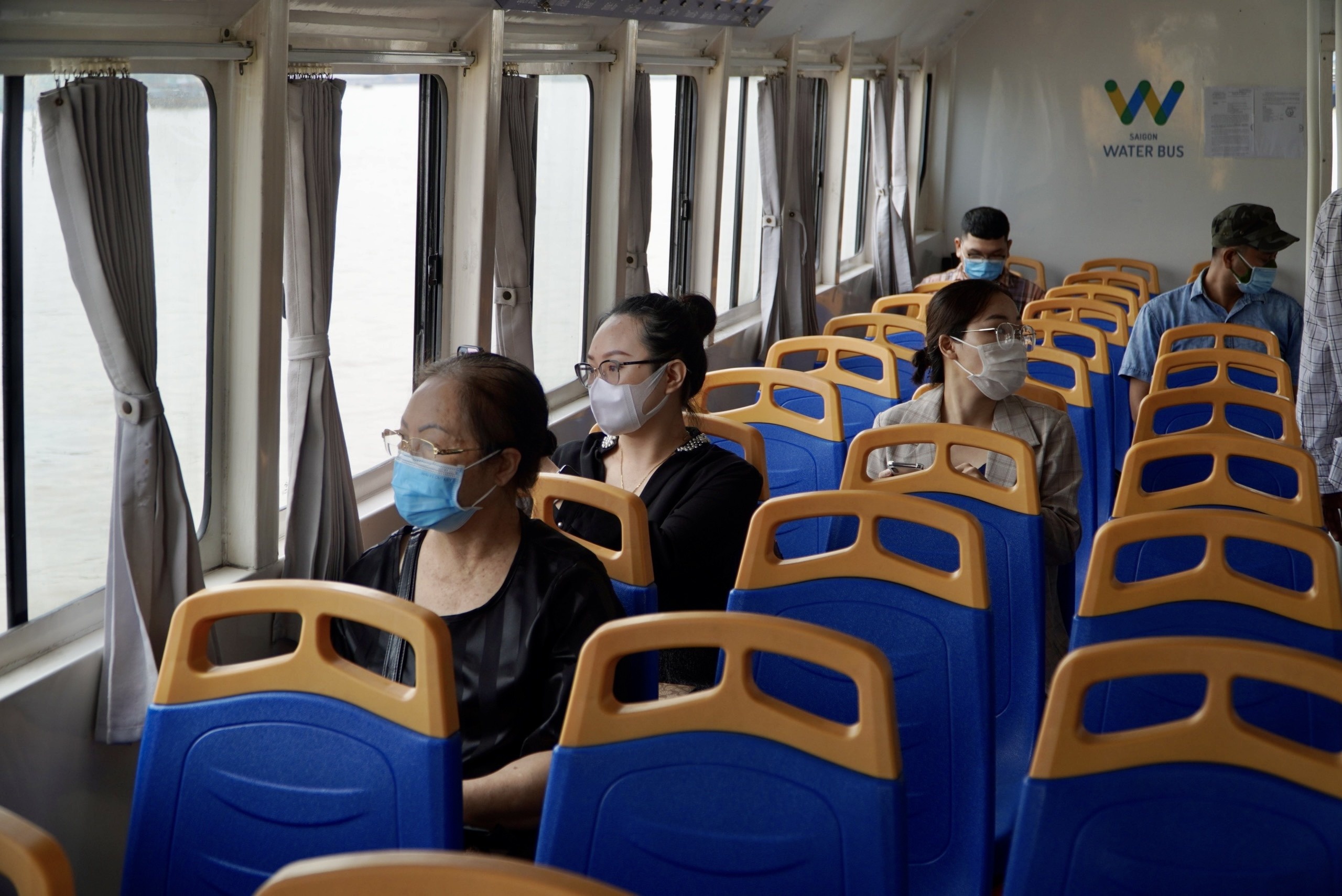 Buyt song o TP.HCM hoat dong lai sau 4 thang dong cua anh 1