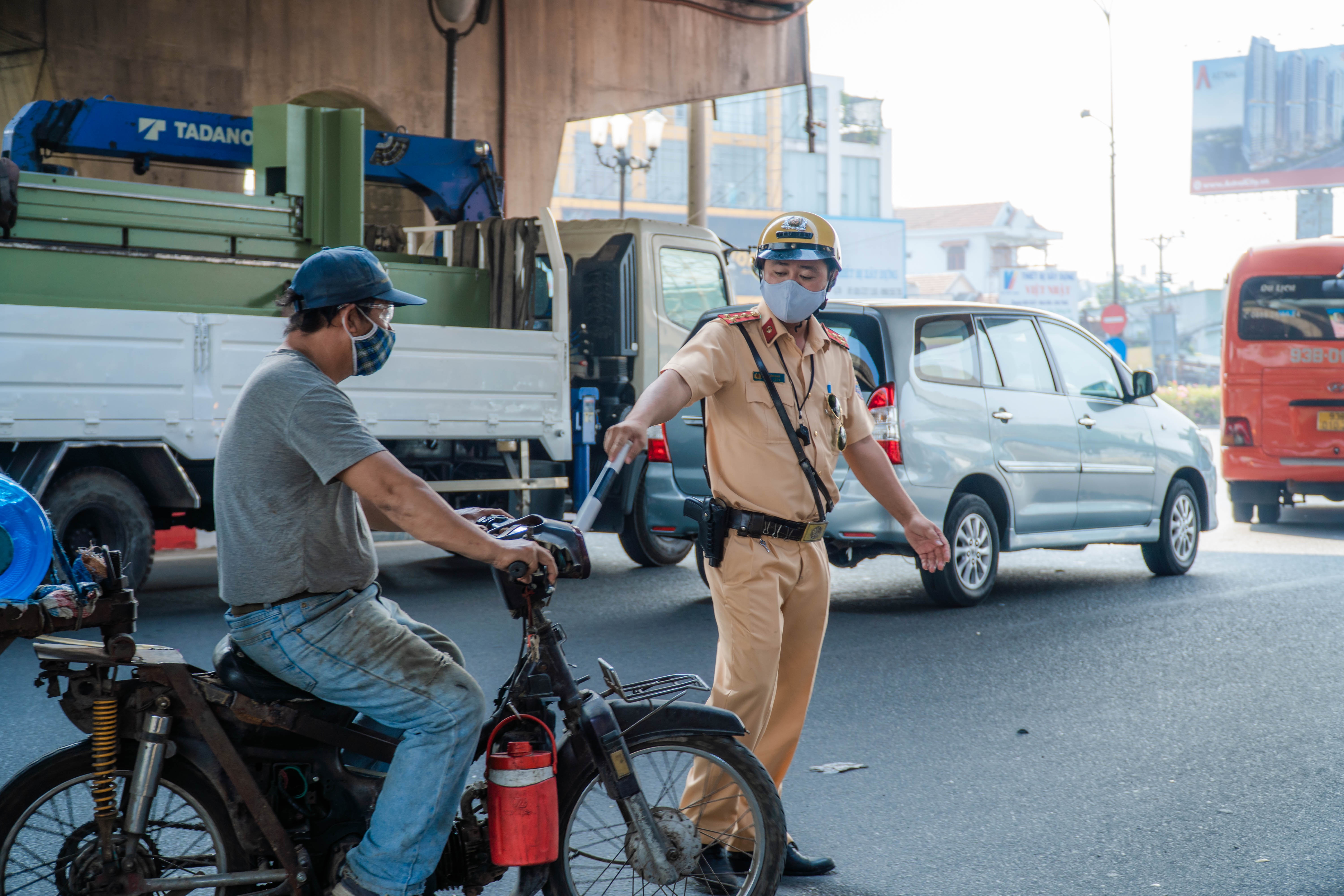 Han cuoi sang ten chinh chu xe cu,  xe khong giay to o TP.HCM anh 1