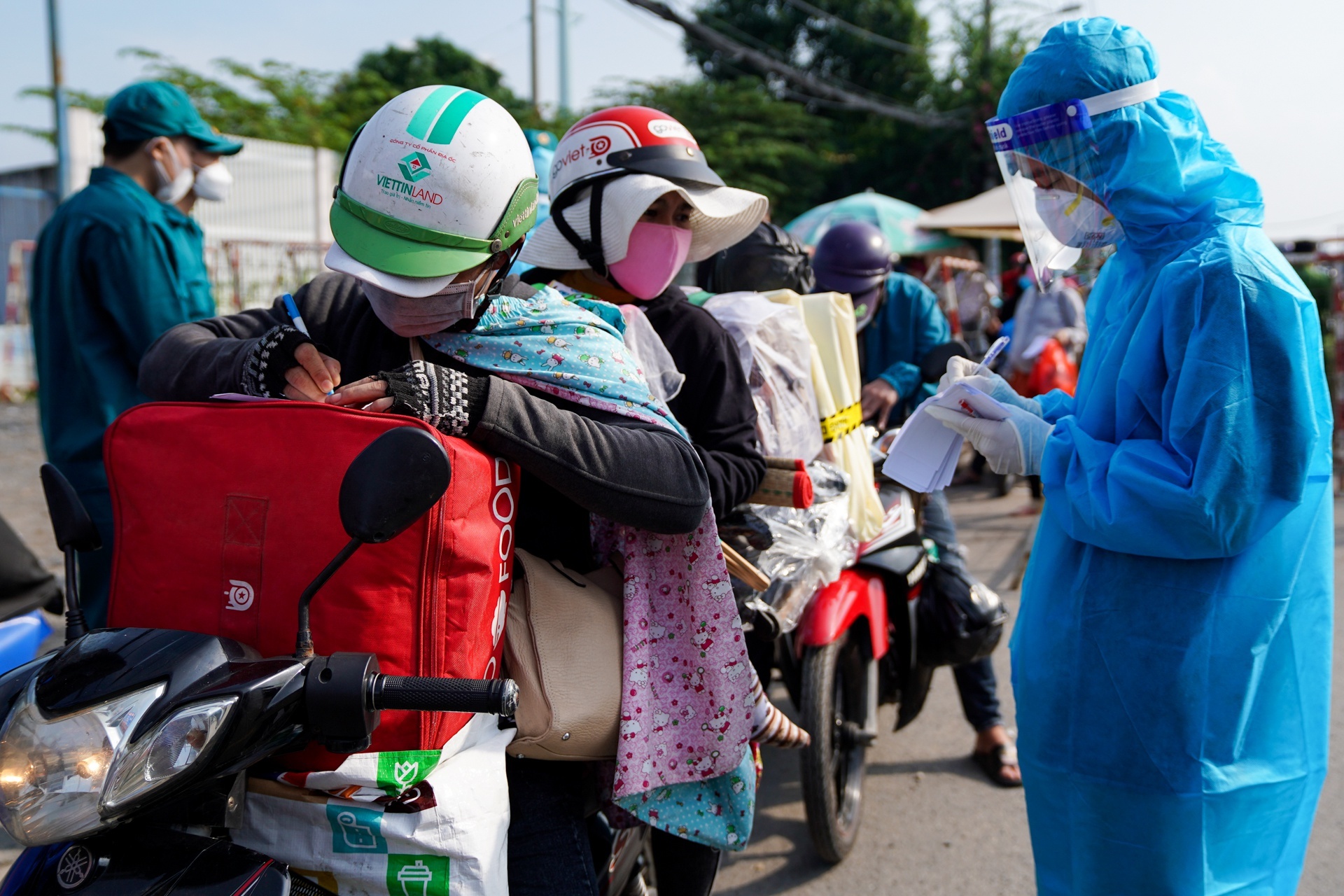TP.HCM,  Ha Noi khong yeu cau xet nghiem nguoi o tinh khac vao dia ban anh 1
