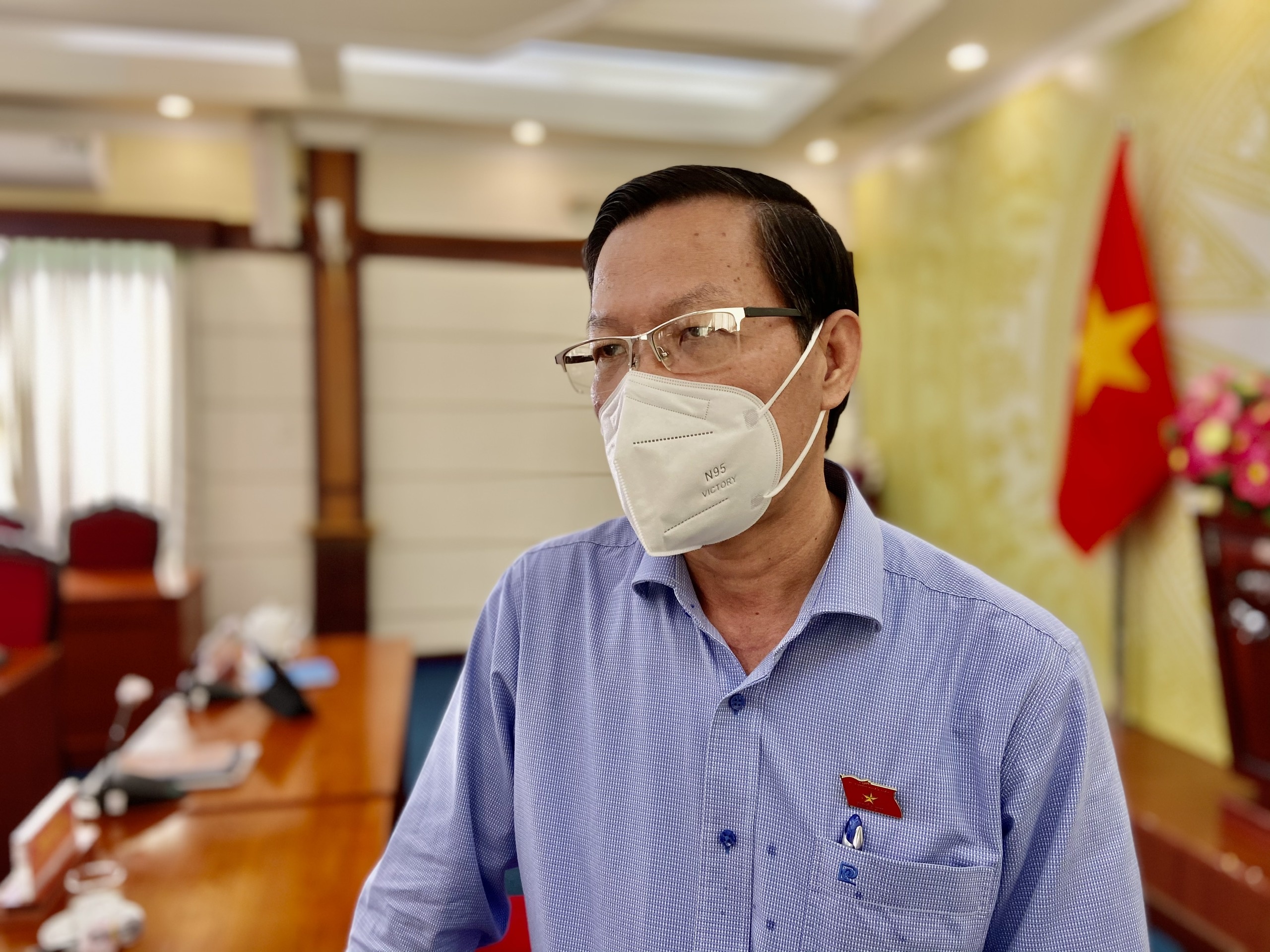 Vi sao TP.HCM chi thi diem ban do uong co con o 2 dia ban? anh 2