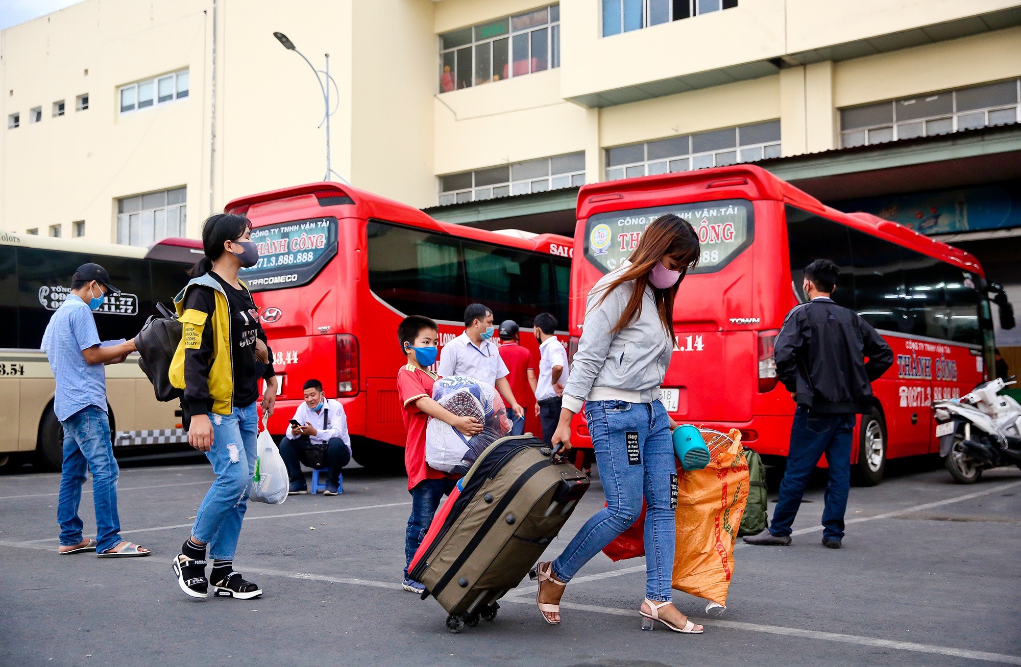 17 tinh thanh mo lai xe khach voi TP.HCM hinh anh