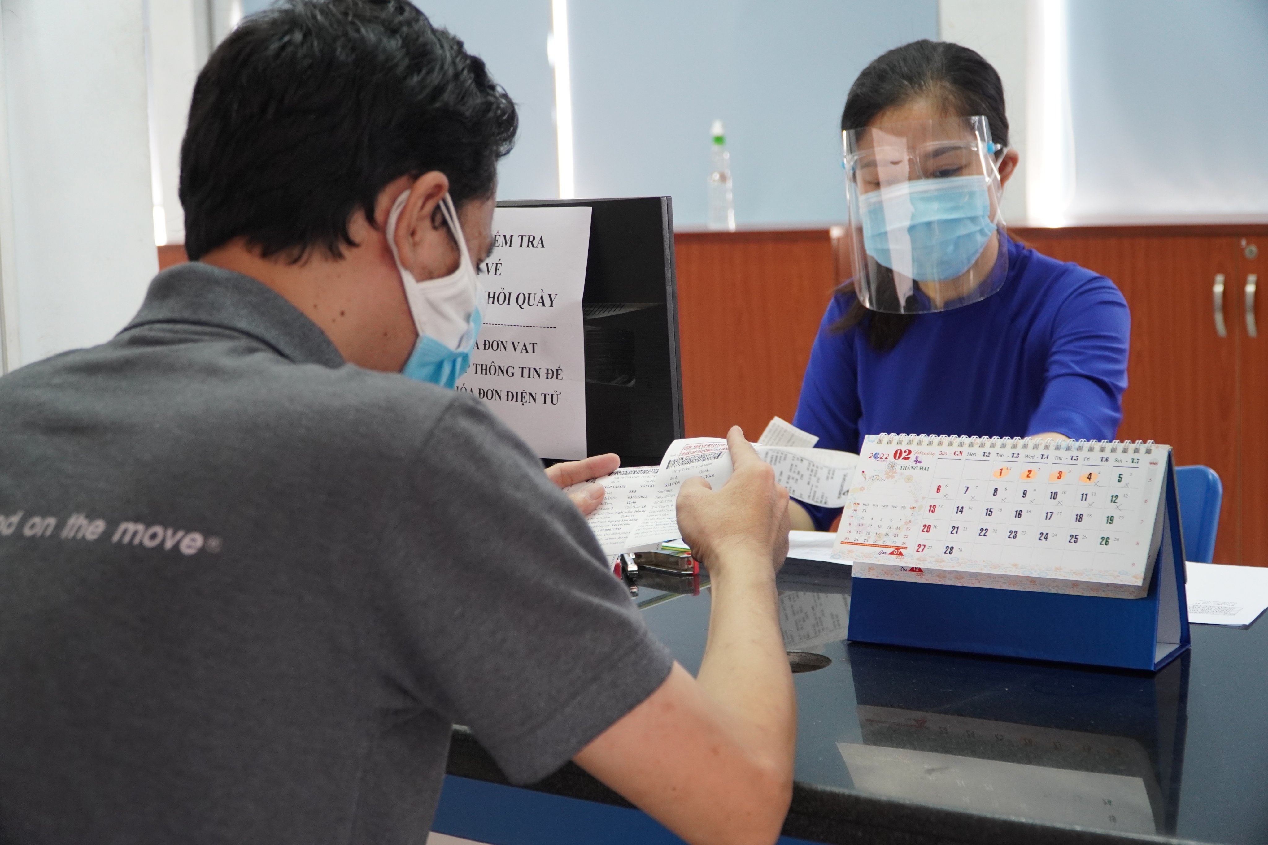 Ga Sai Gon lac dac nguoi mua ve tau Tet Nguyen dan 2022 anh 2