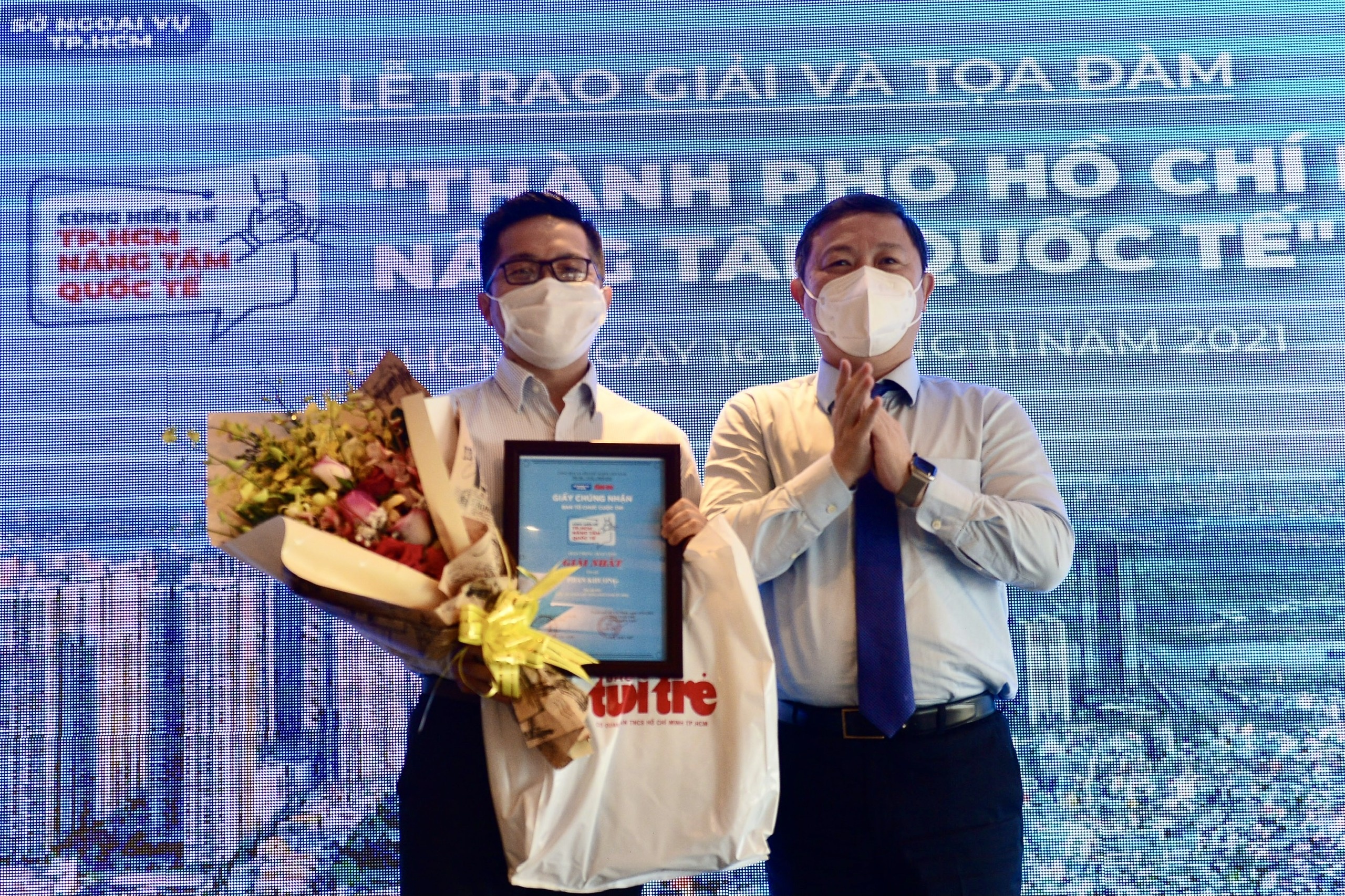 Trao 10 giai thuong hien ke TP.HCM nang tam quoc te anh 1